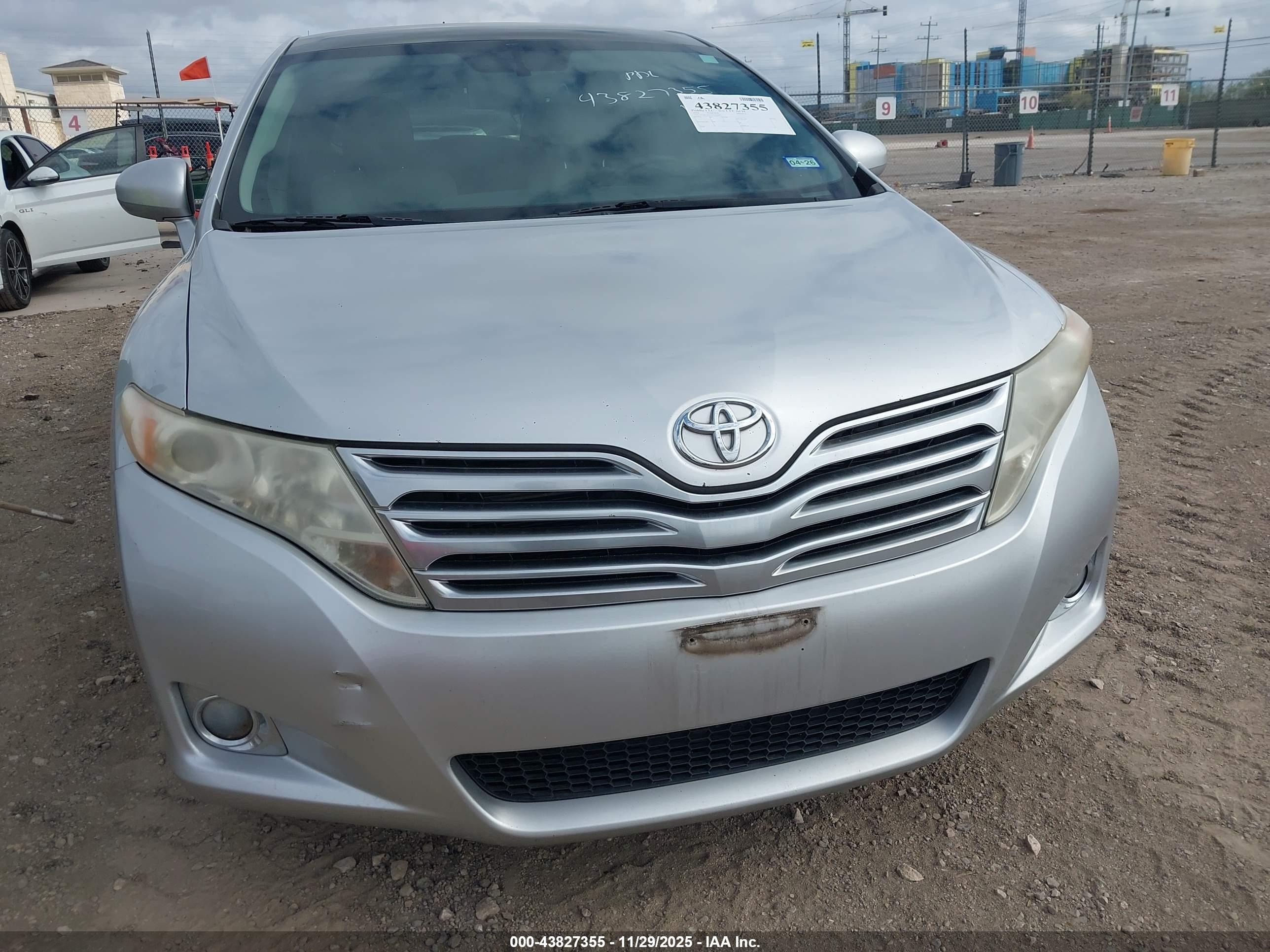 TOYOTA VENZA image 6