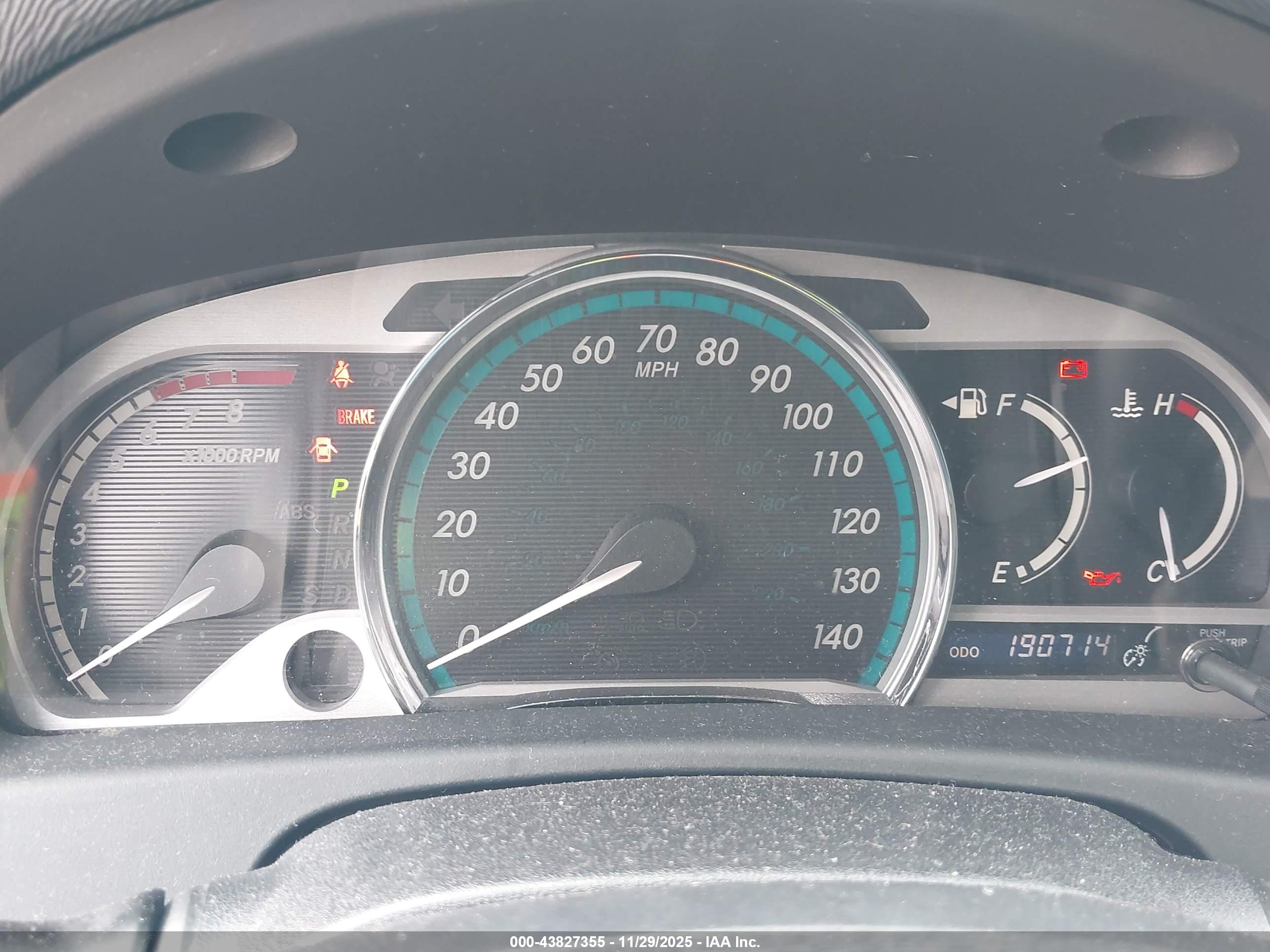 TOYOTA VENZA image 7