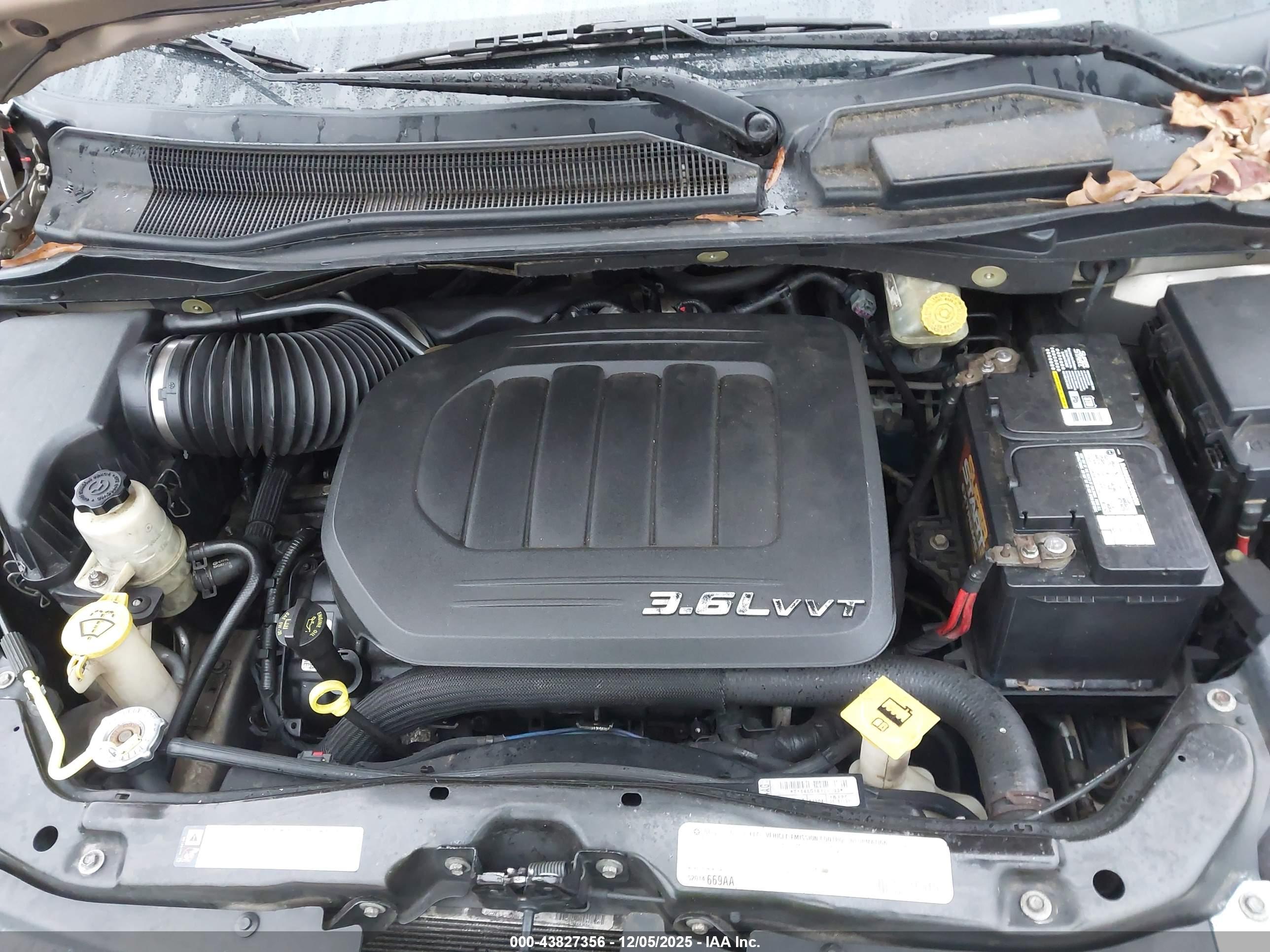 CHRYSLER TOWN image 10
