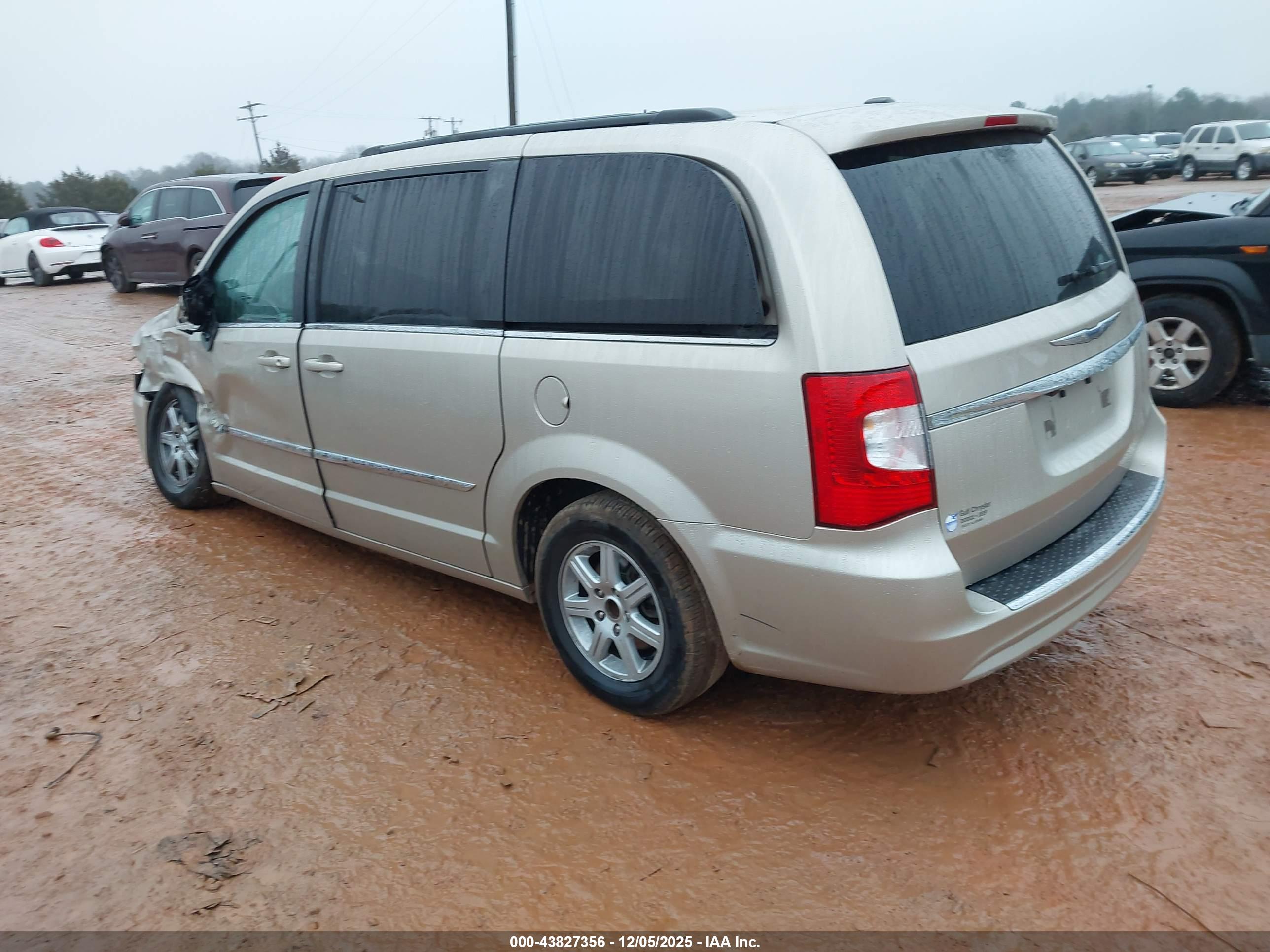 CHRYSLER TOWN image 3