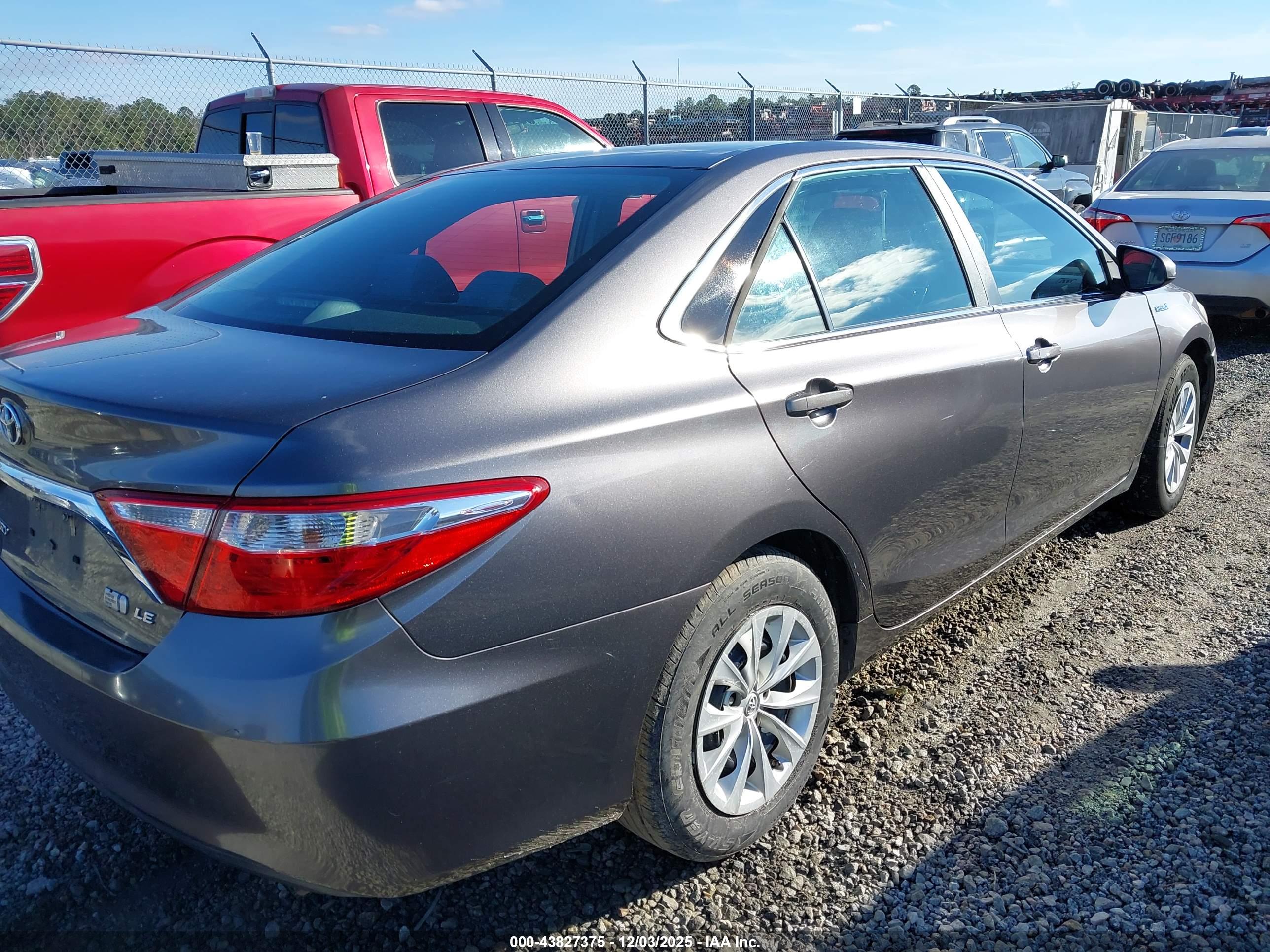 TOYOTA CAMRY image 4