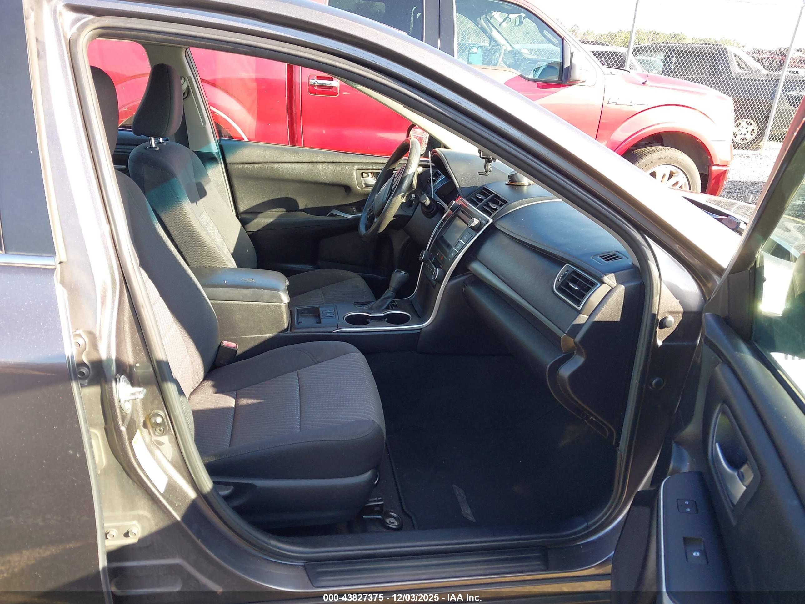 TOYOTA CAMRY image 5