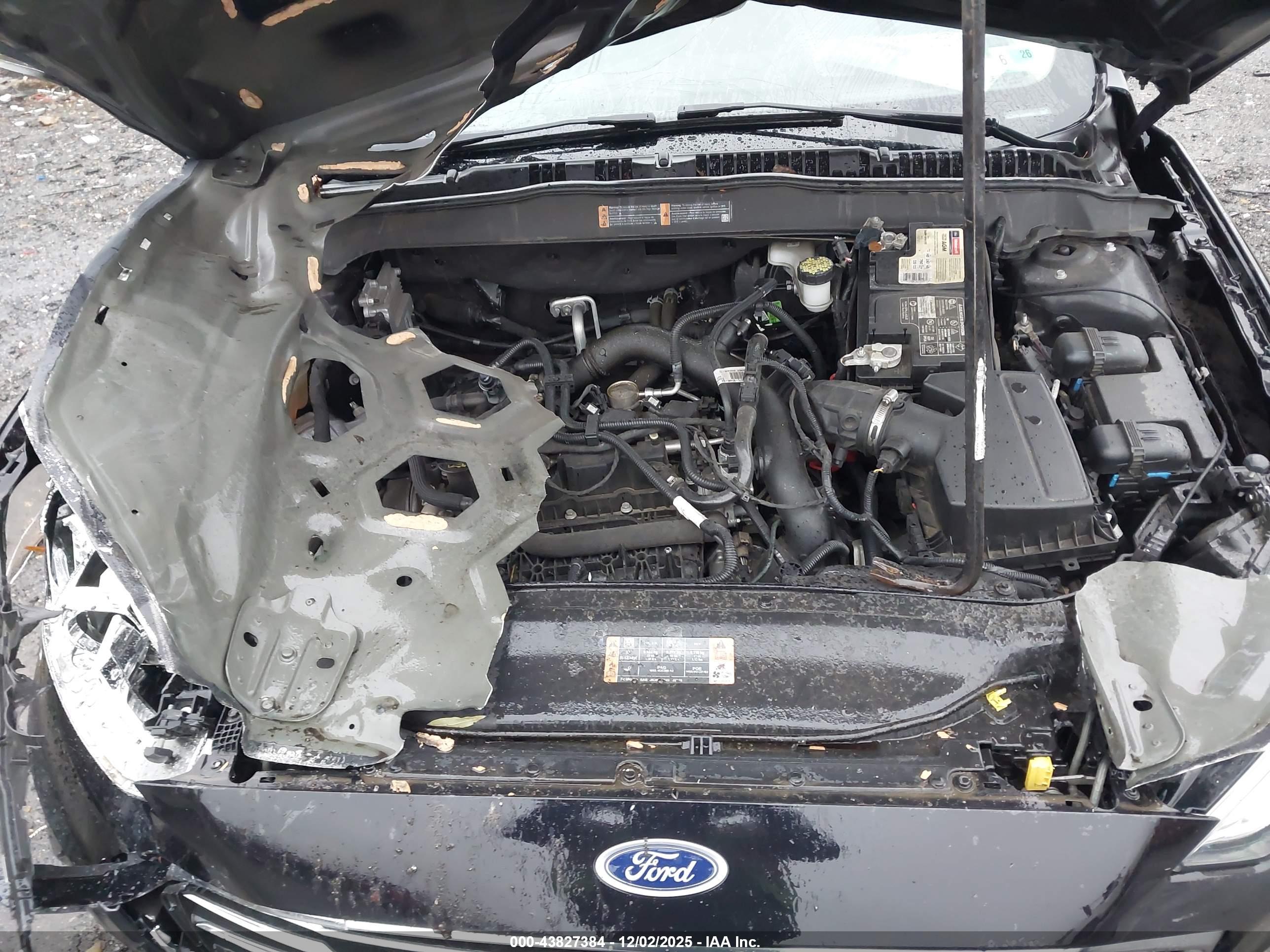FORD FUSION image 10