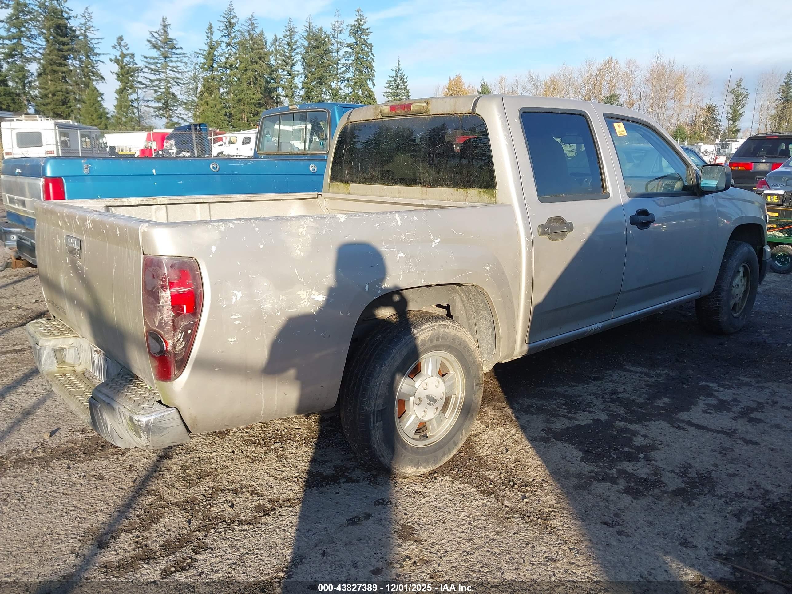 CHEVROLET COLORADO image 4