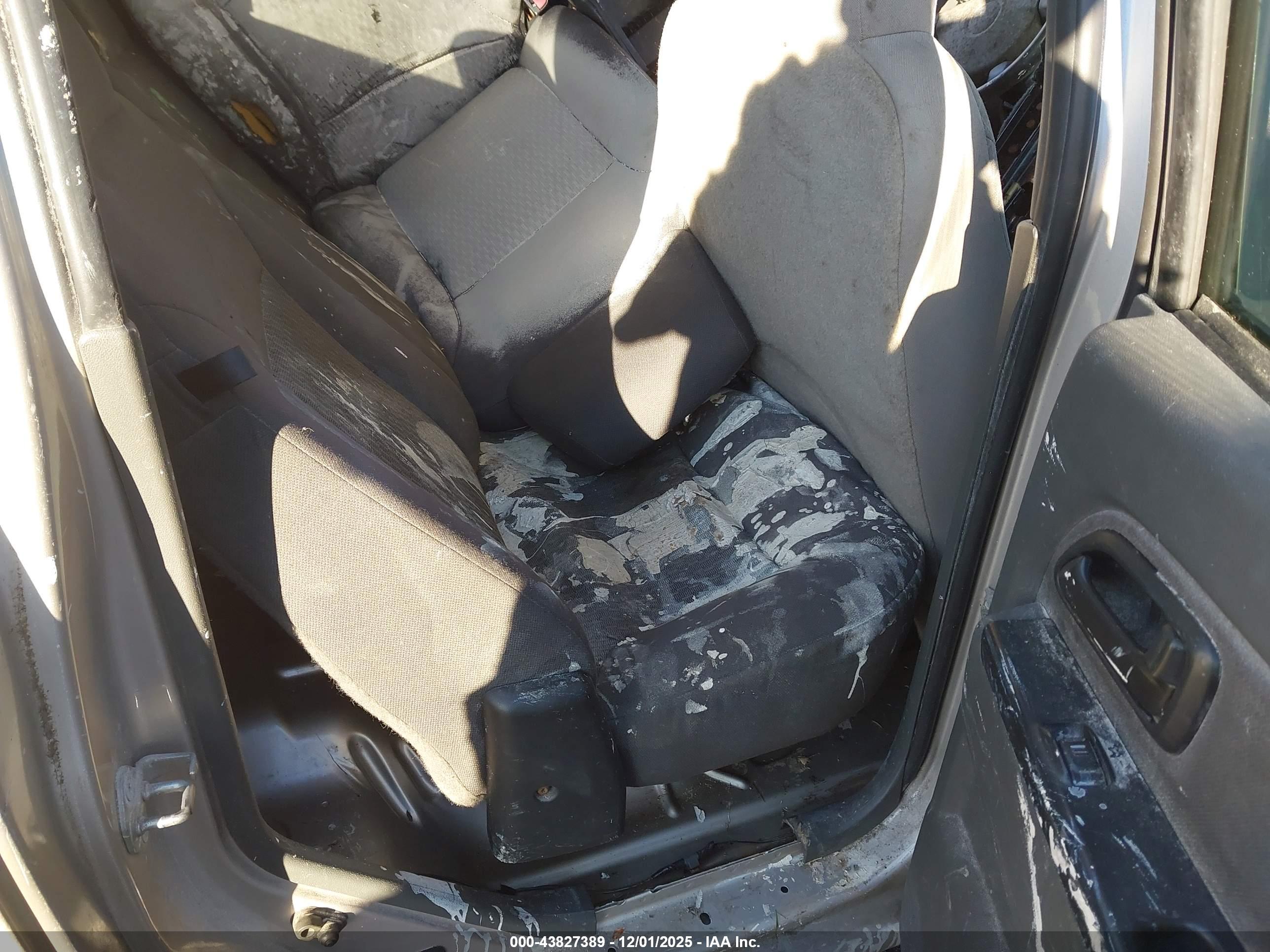 CHEVROLET COLORADO image 8
