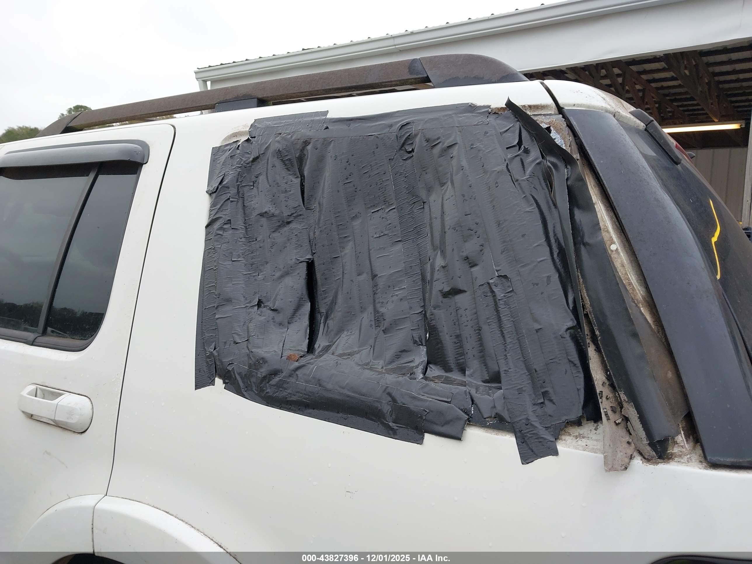 FORD EXPLORER image 6