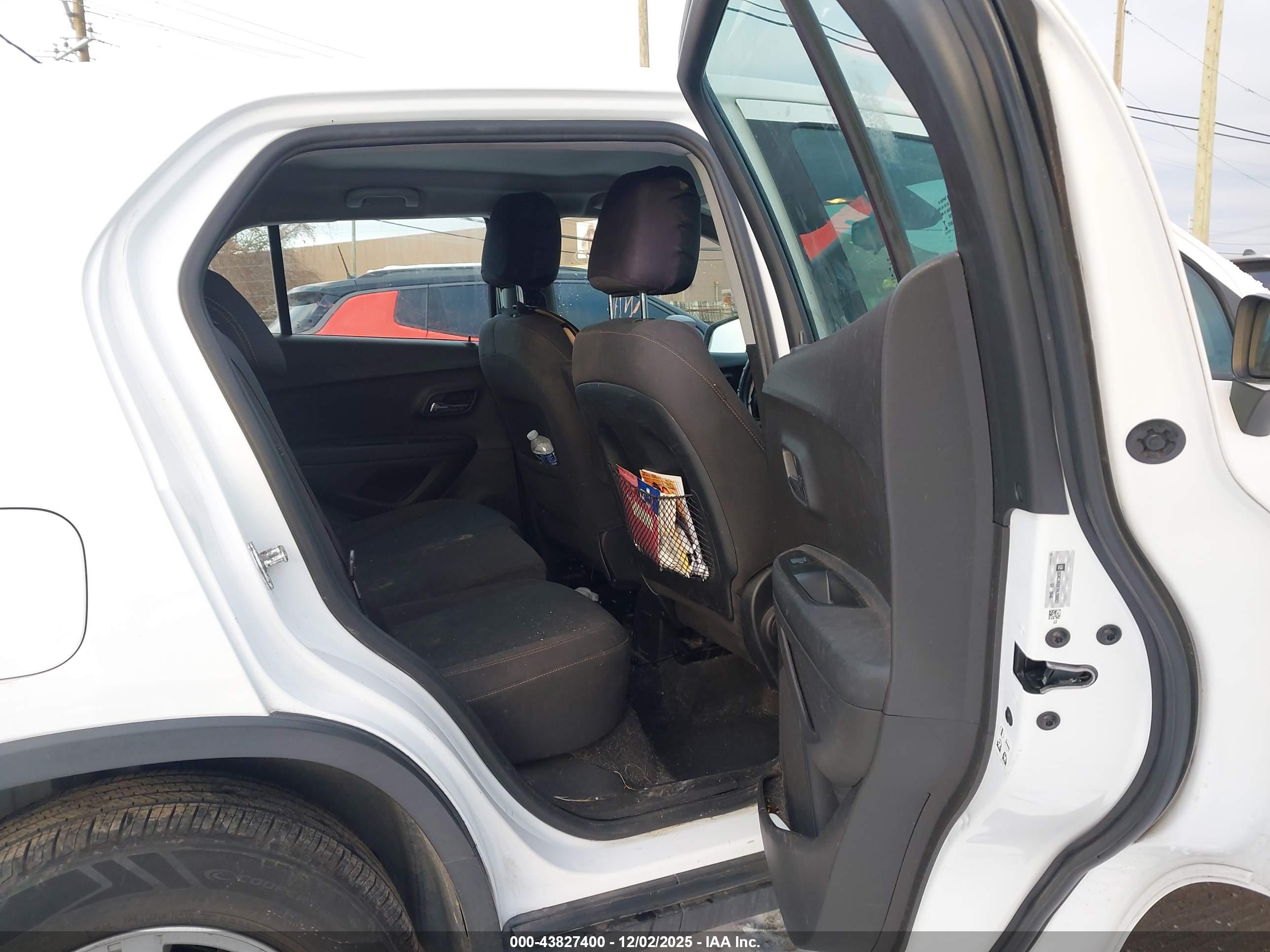CHEVROLET TRAX image 8
