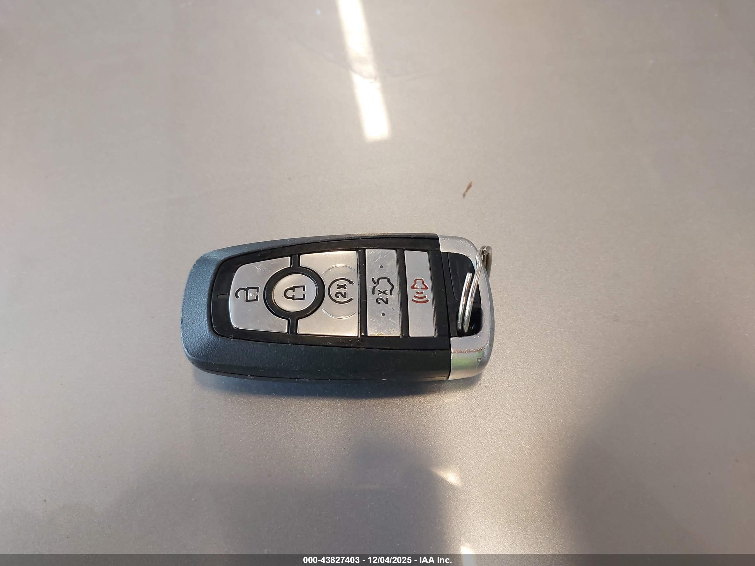FORD FUSION image 11
