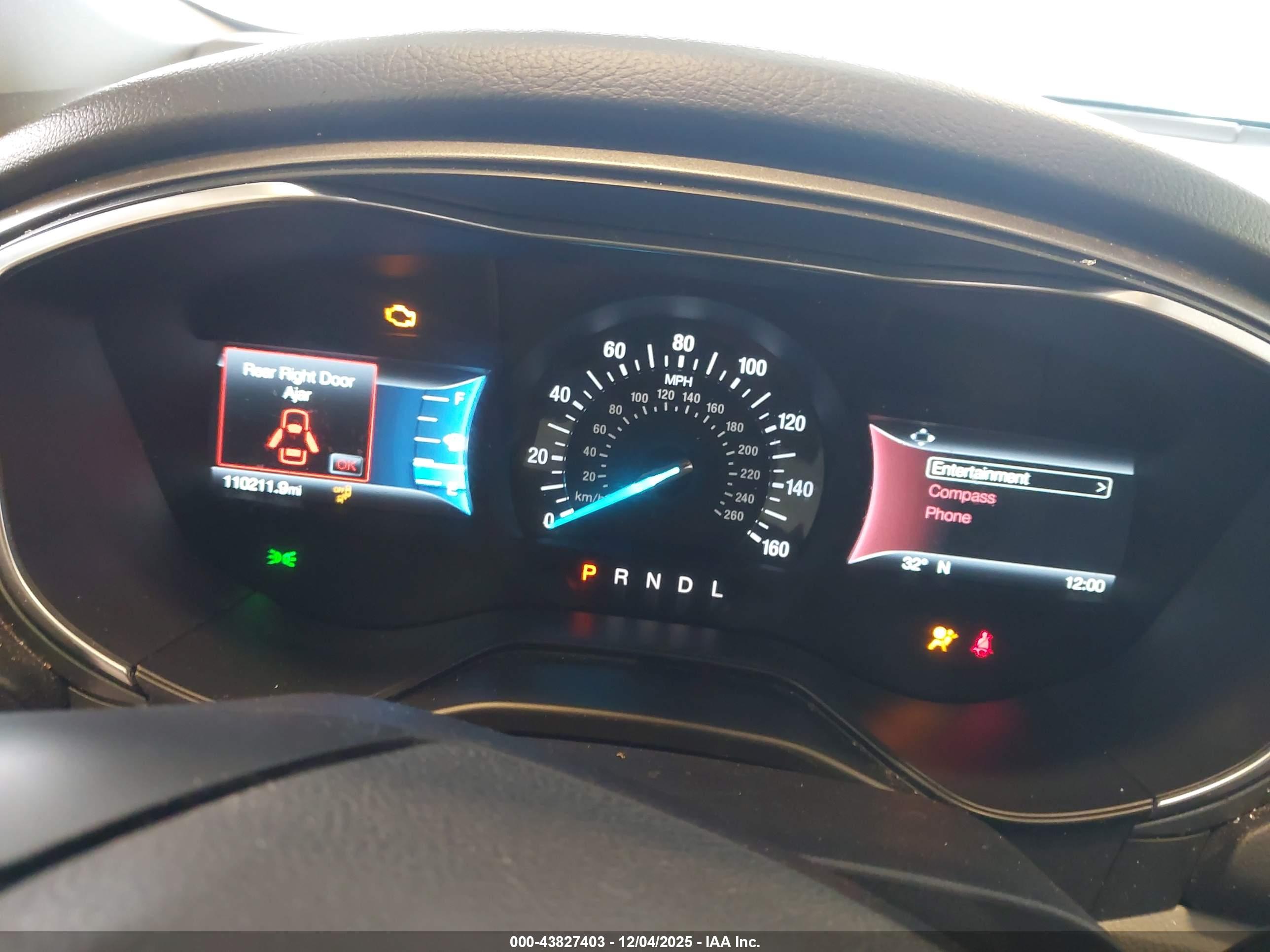 FORD FUSION image 7