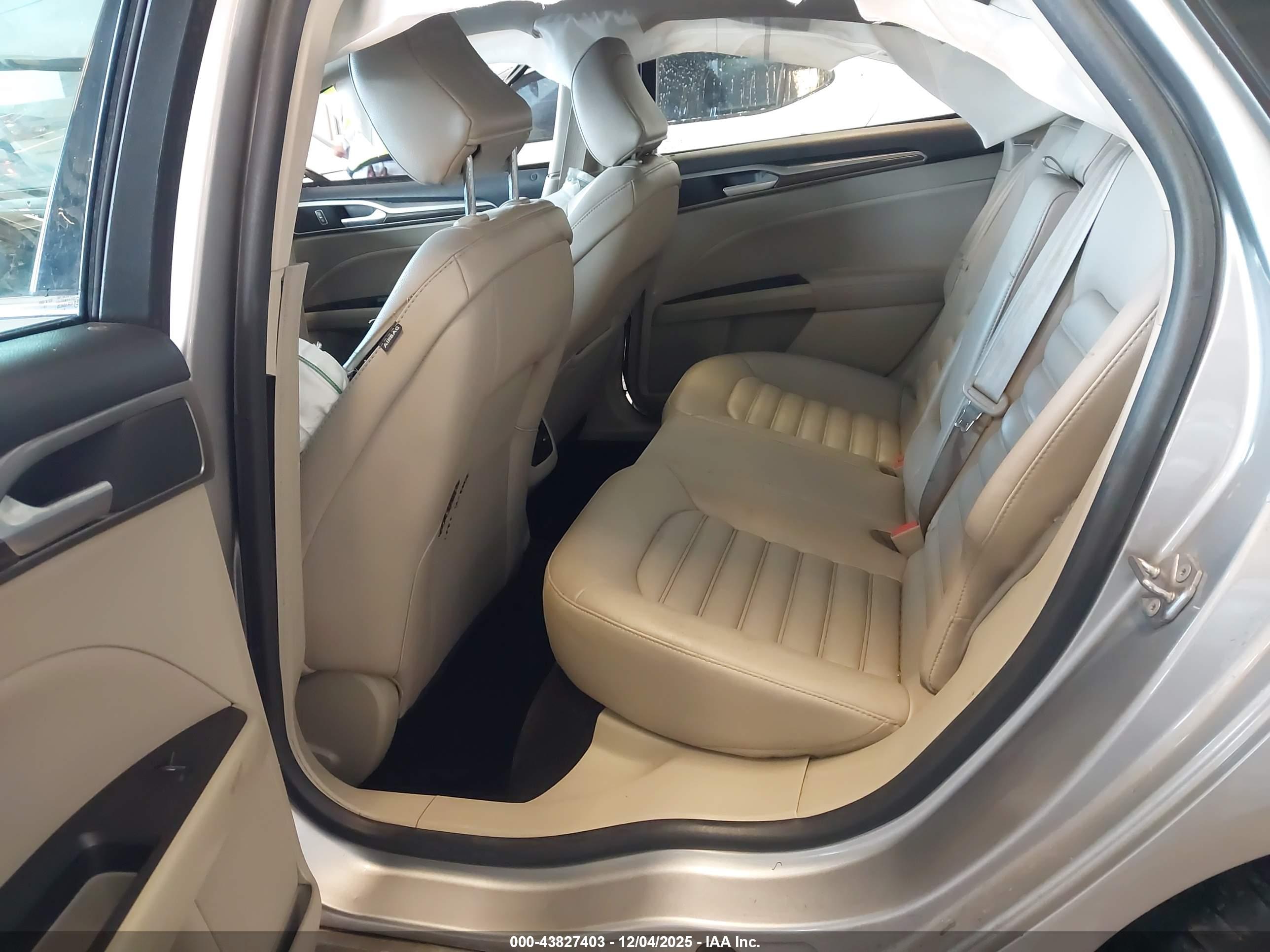 FORD FUSION image 8