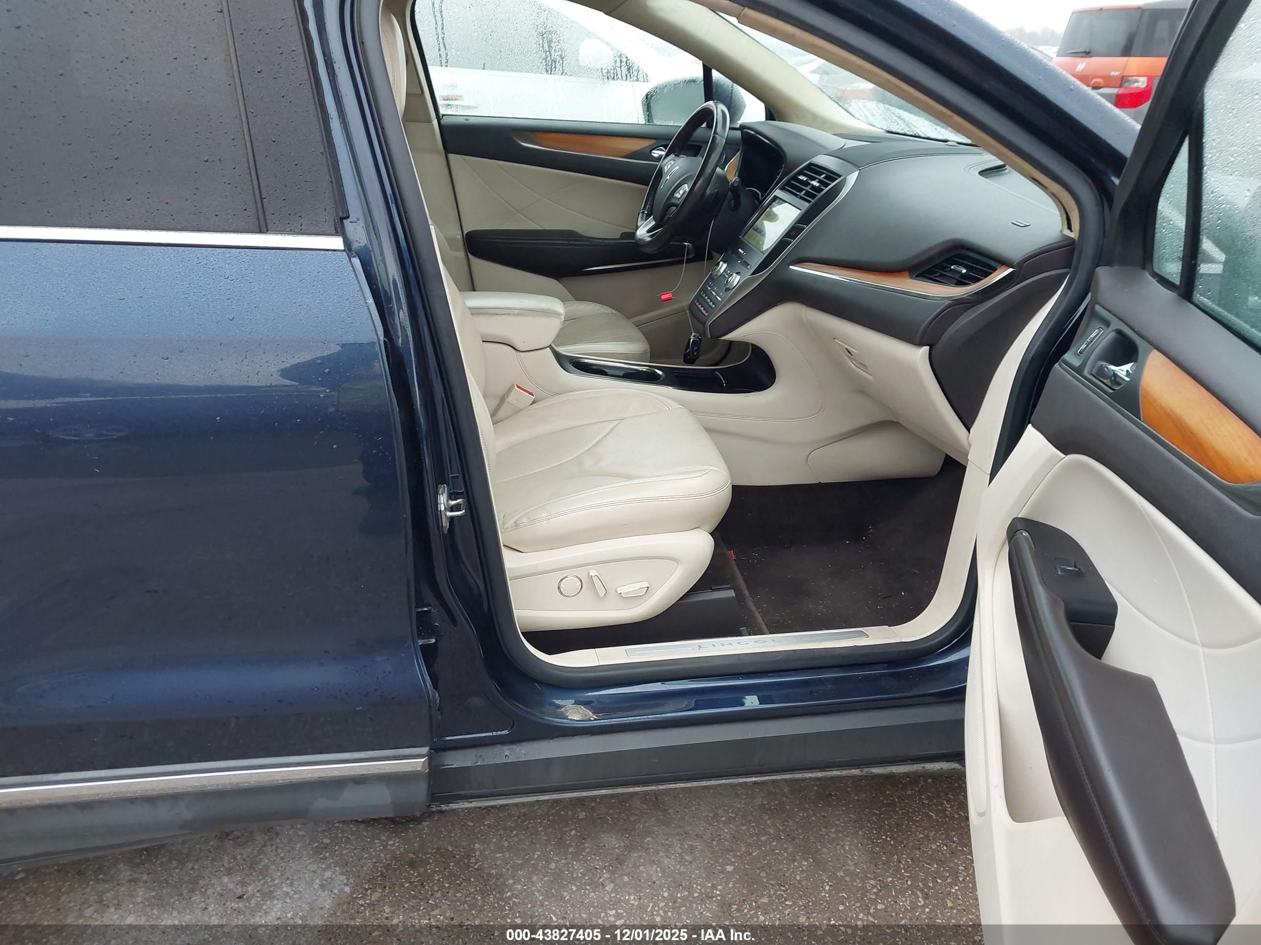 LINCOLN MKC image 5