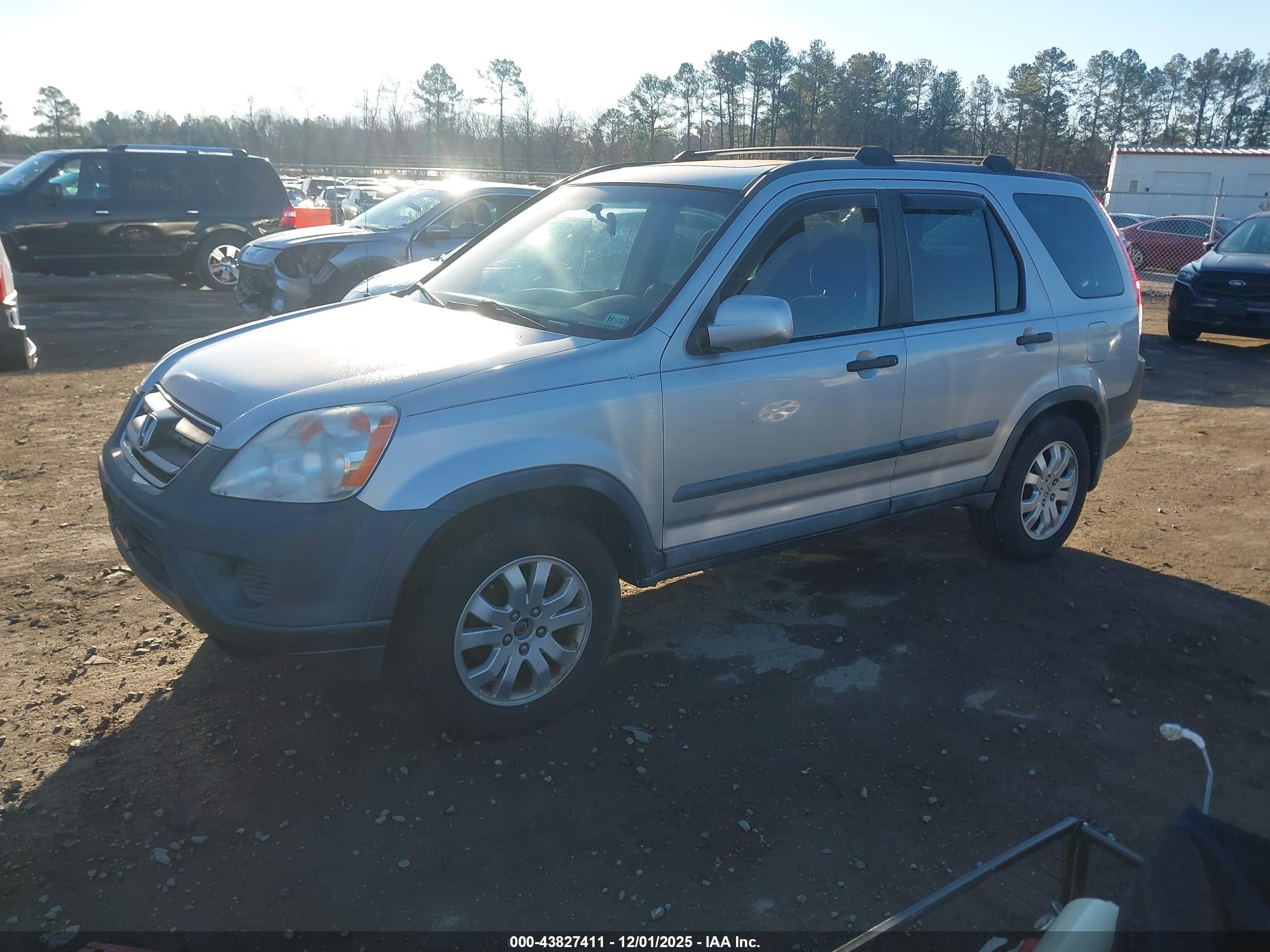 HONDA CR-V image 2