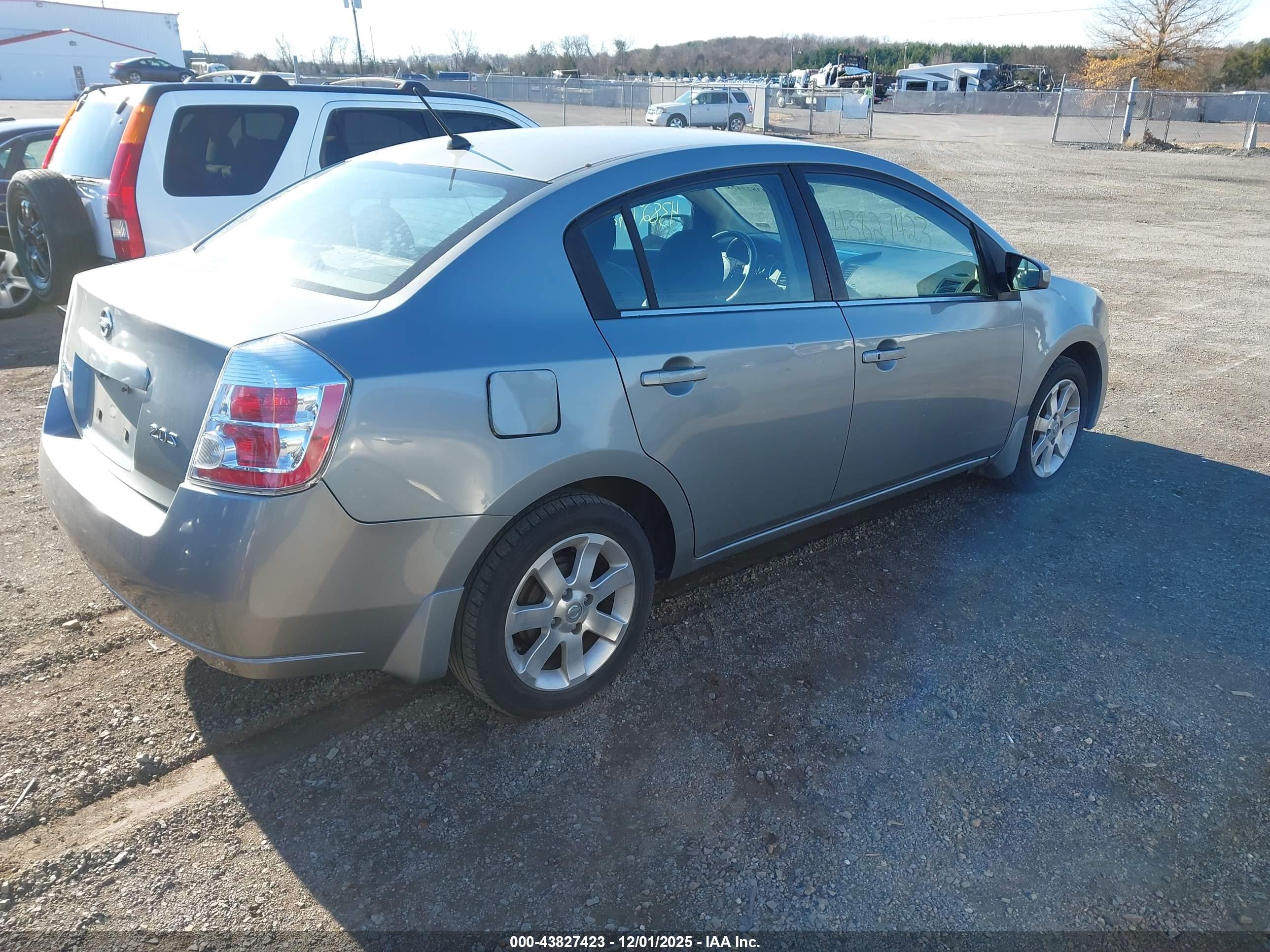 NISSAN SENTRA image 4