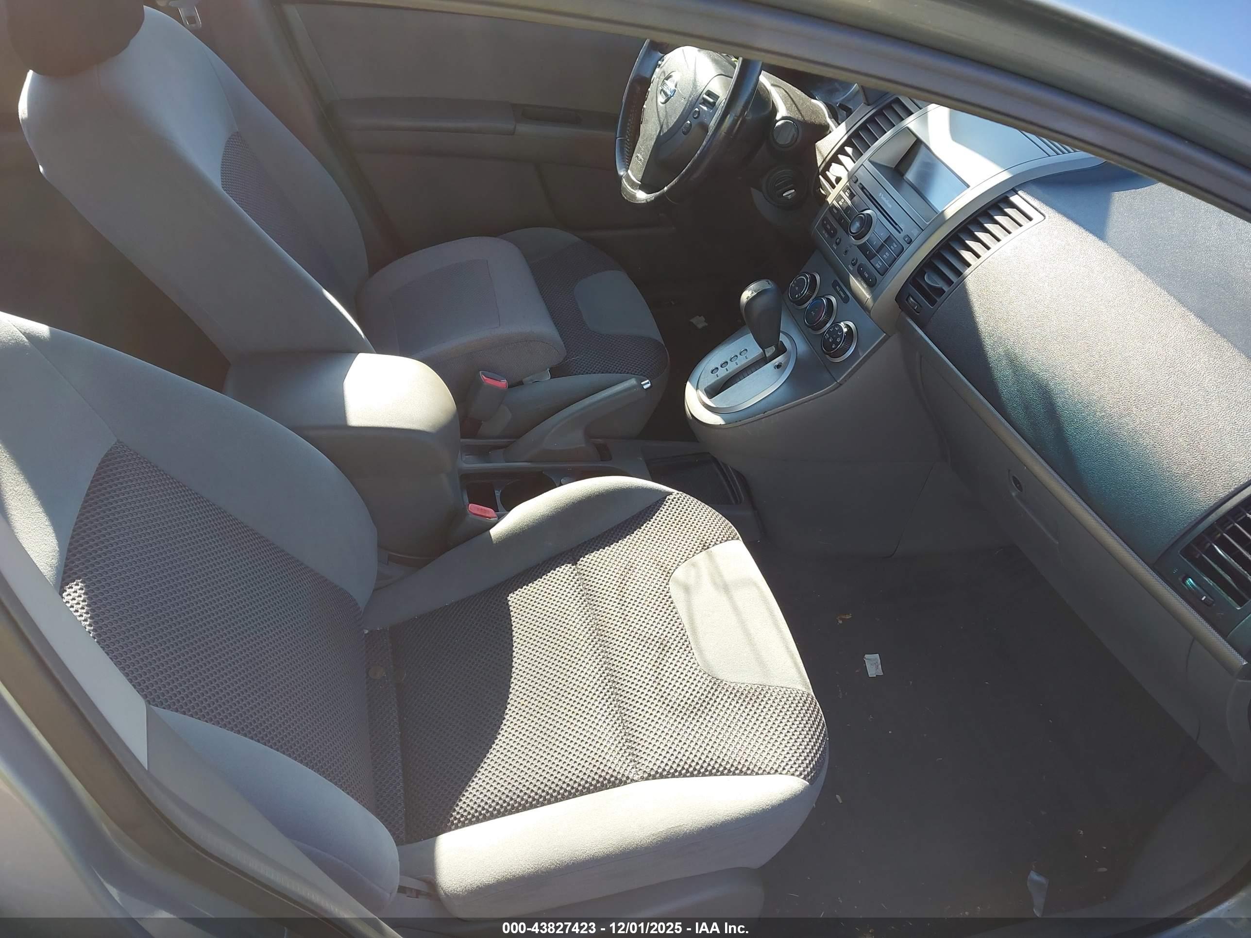 NISSAN SENTRA image 5