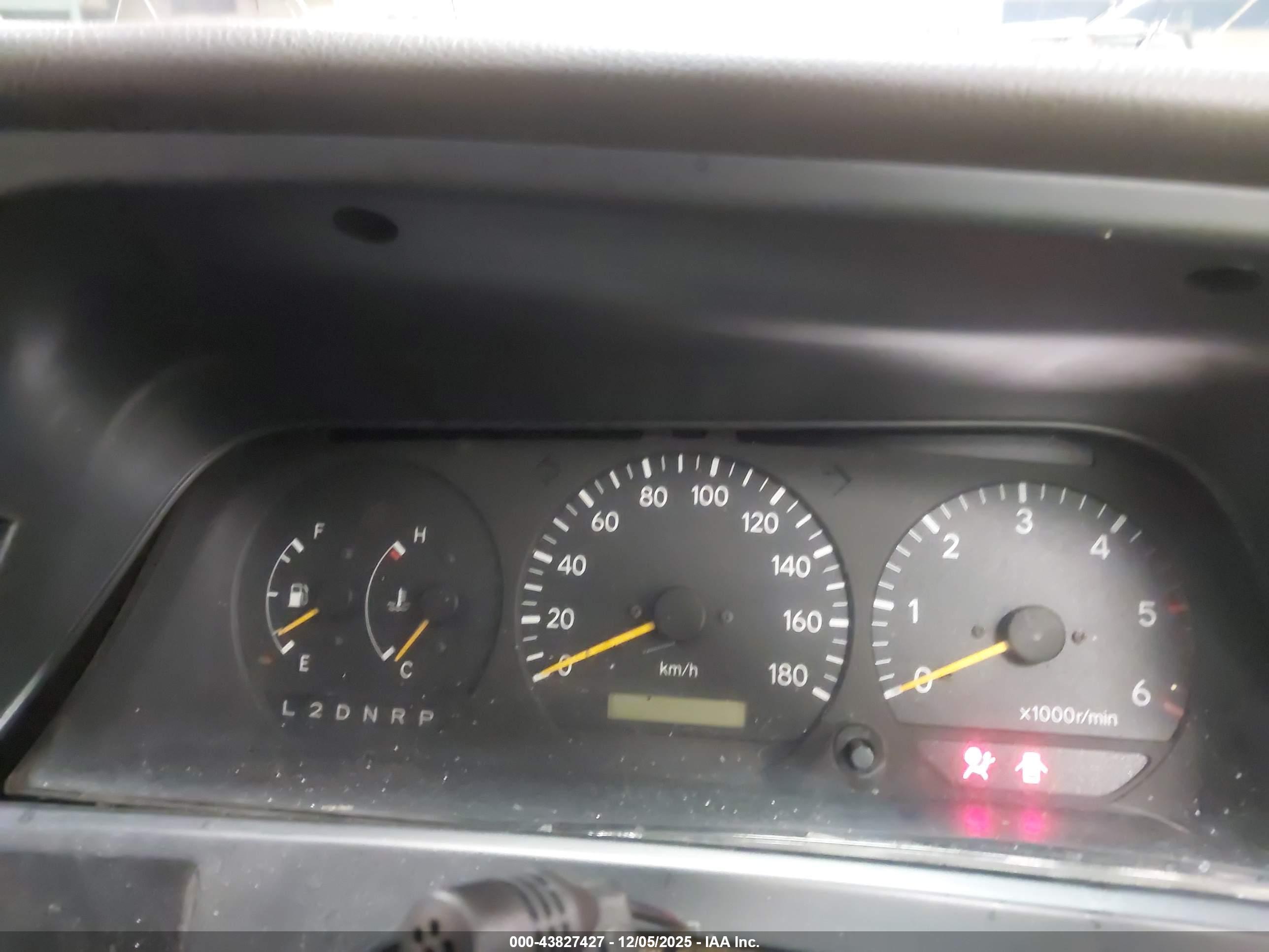 TOYOTA HIACE image 7