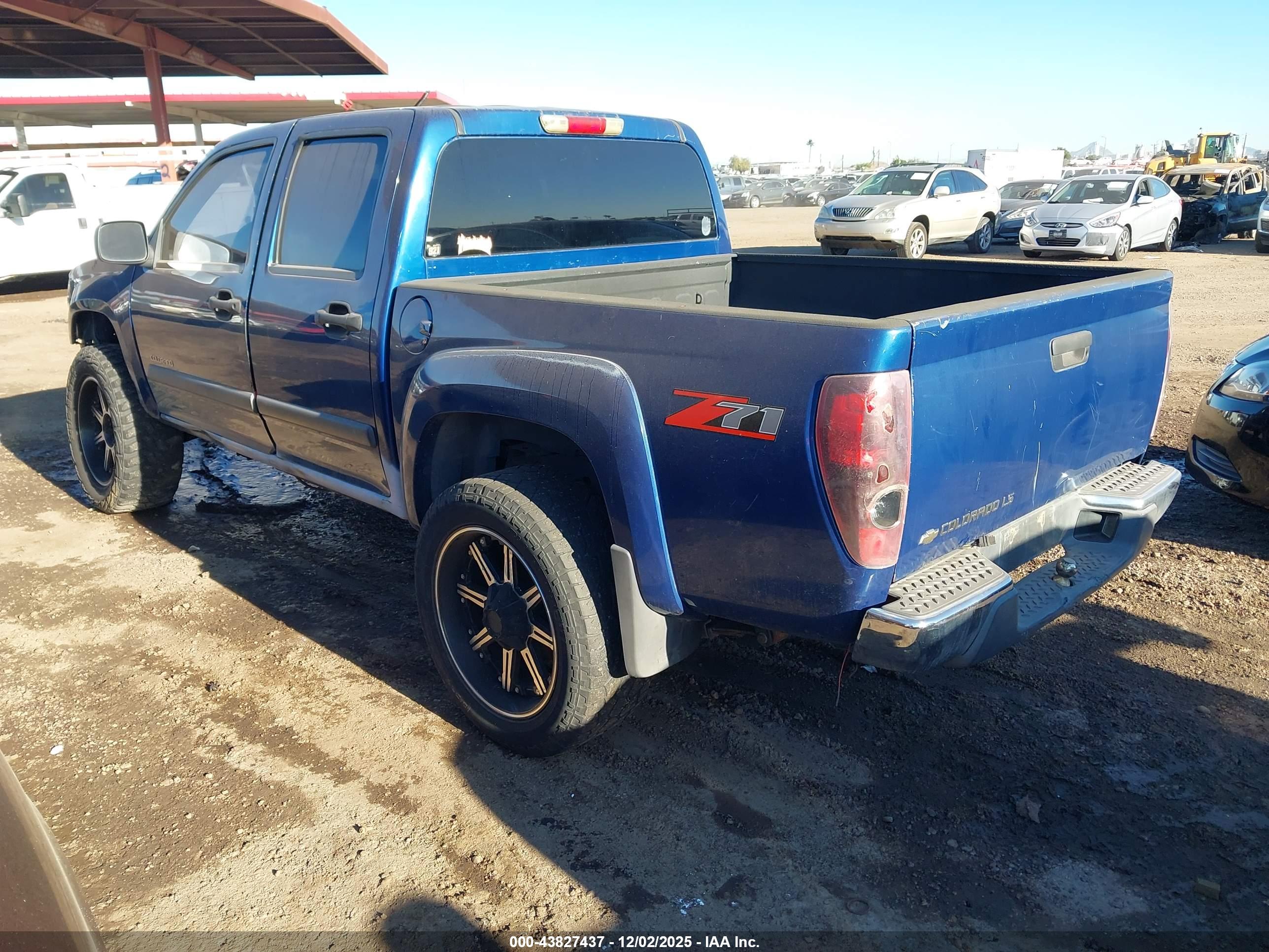 CHEVROLET COLORADO image 3