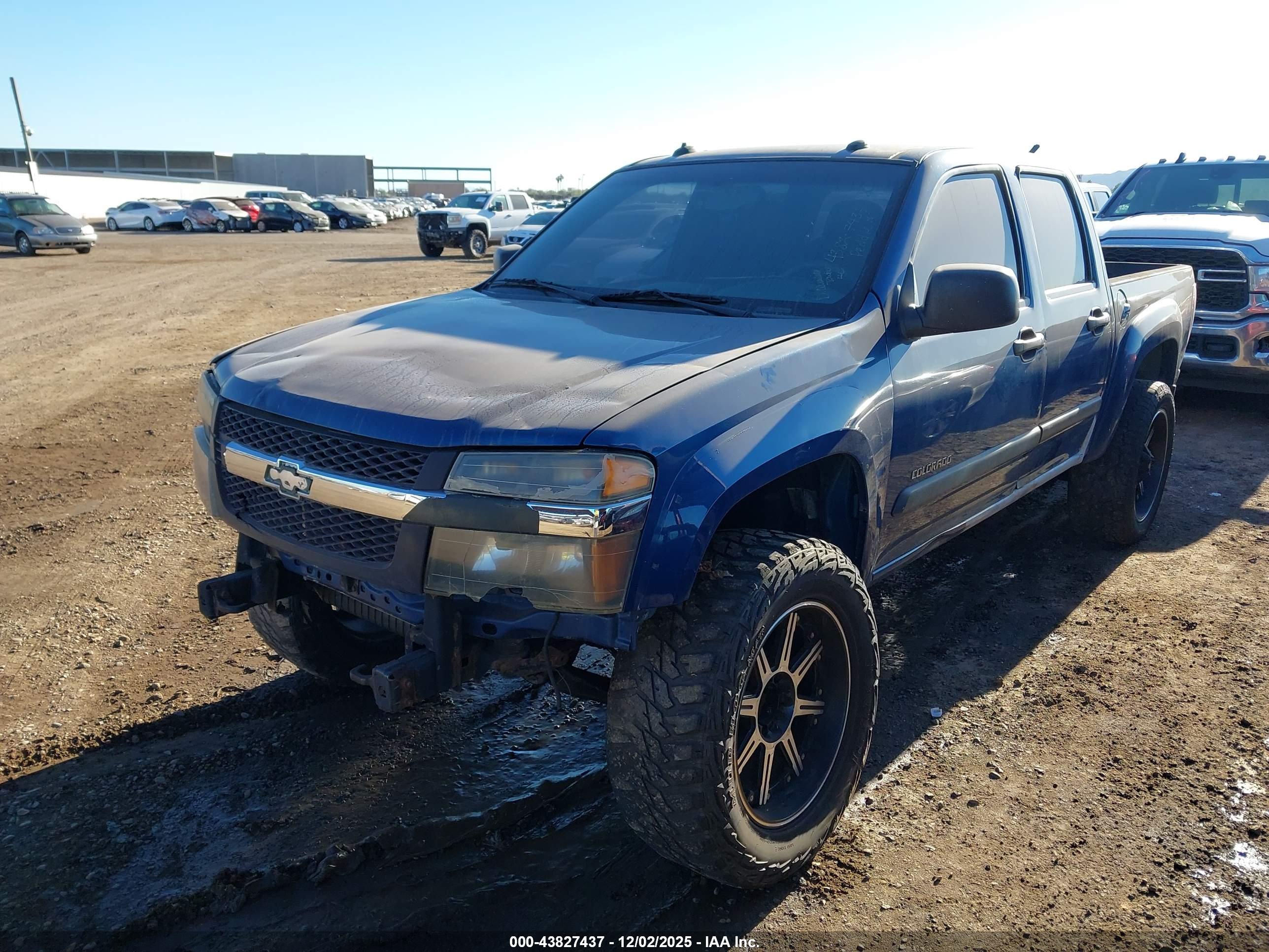CHEVROLET COLORADO image 6