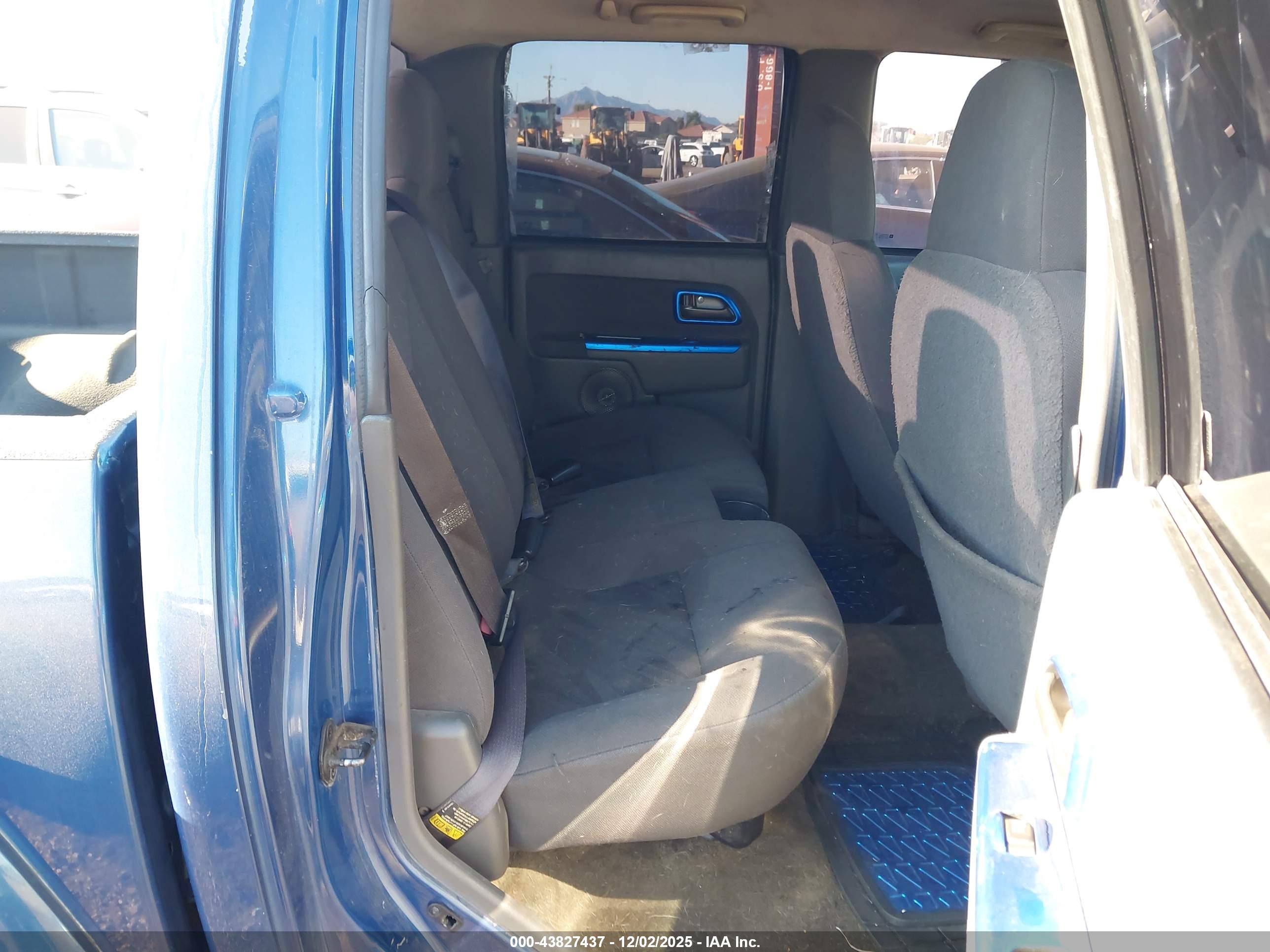 CHEVROLET COLORADO image 8
