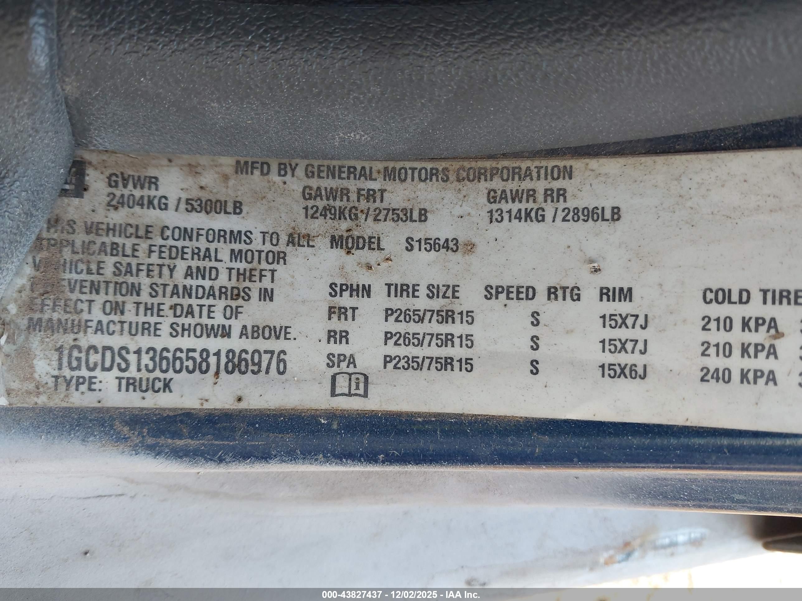 CHEVROLET COLORADO image 9