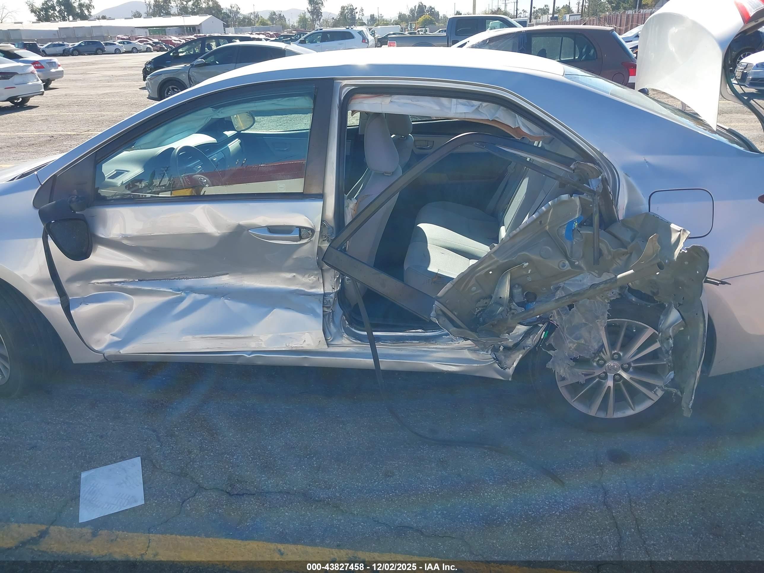 TOYOTA COROLLA image 6
