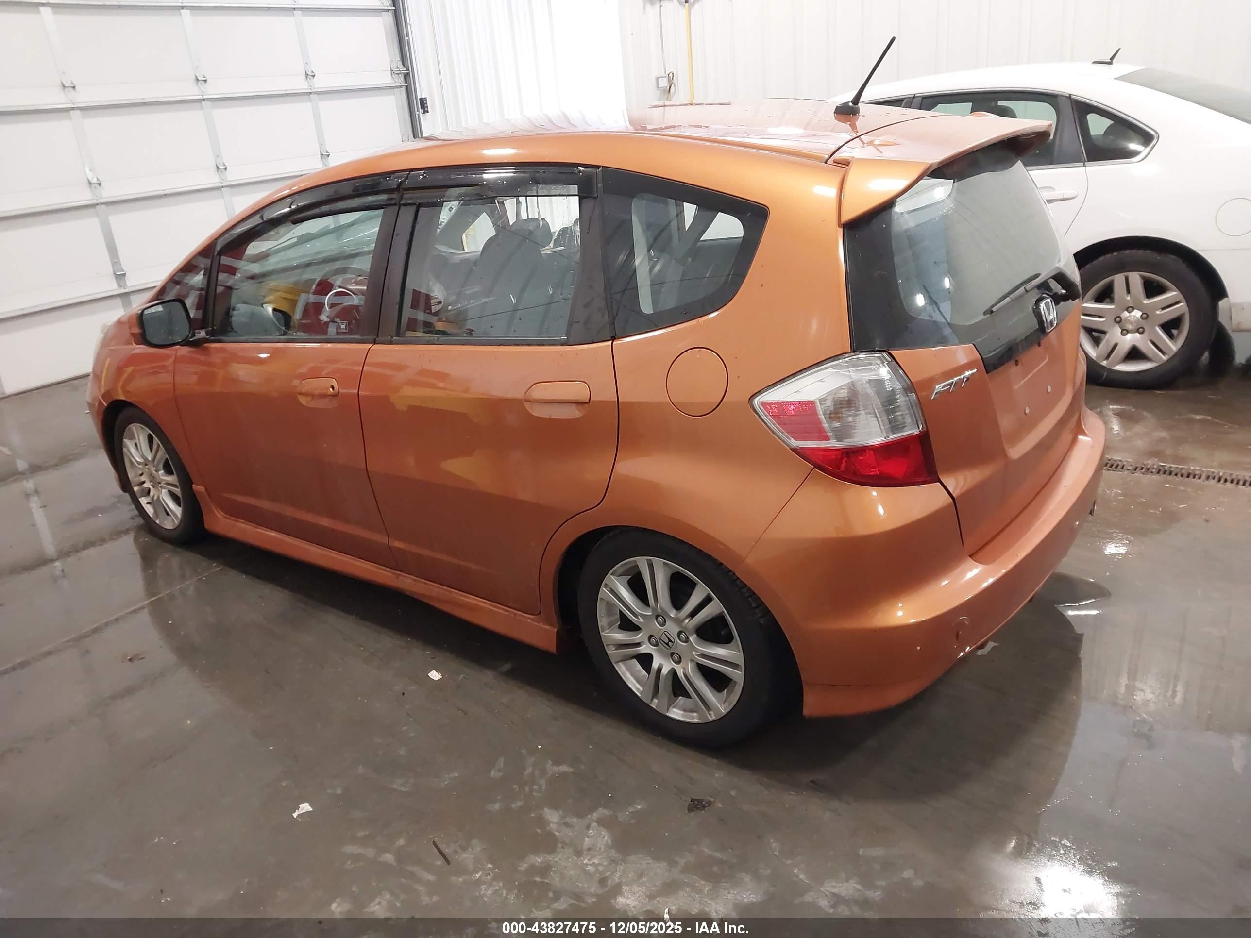 HONDA FIT image 3