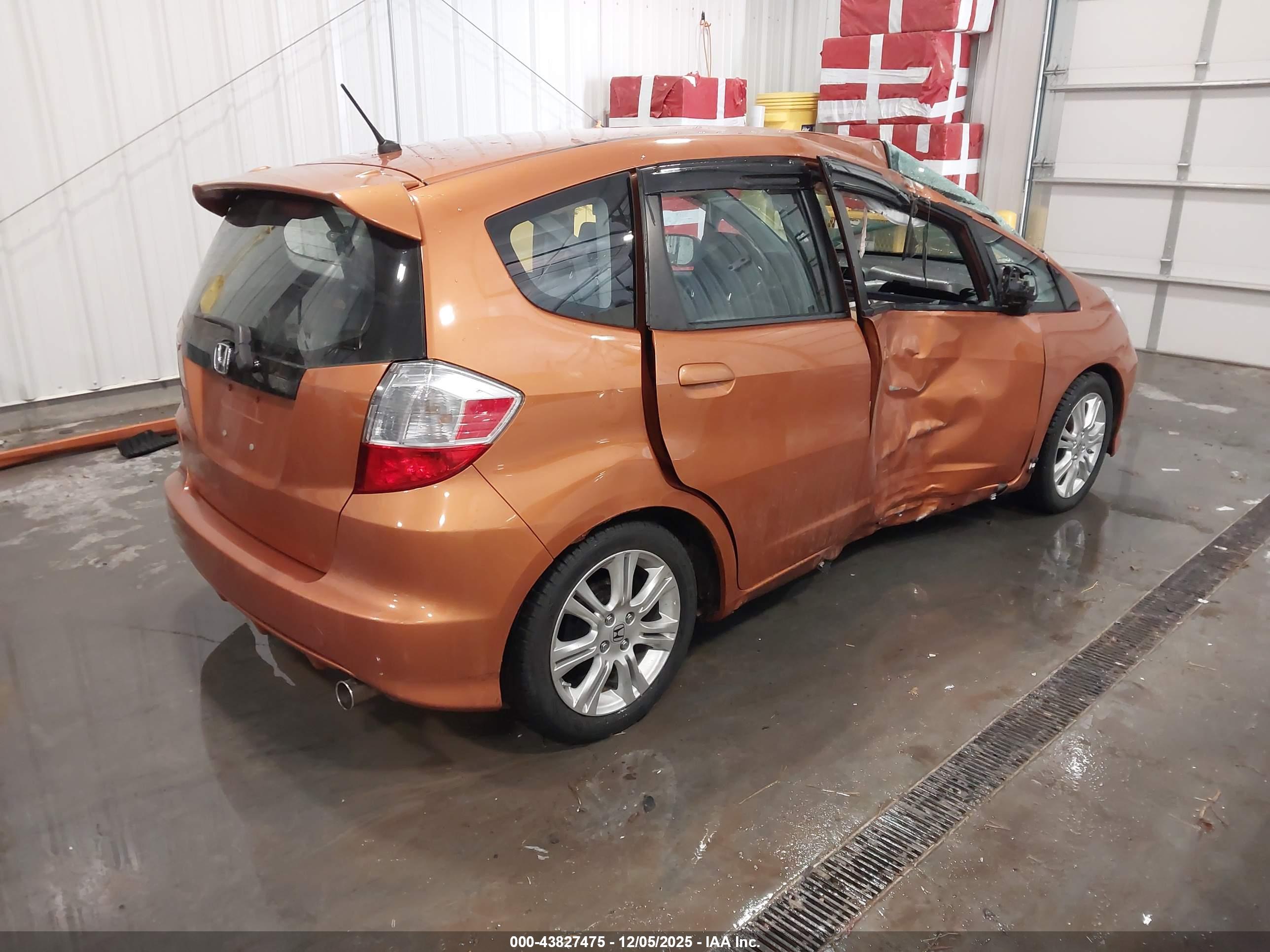 HONDA FIT image 4