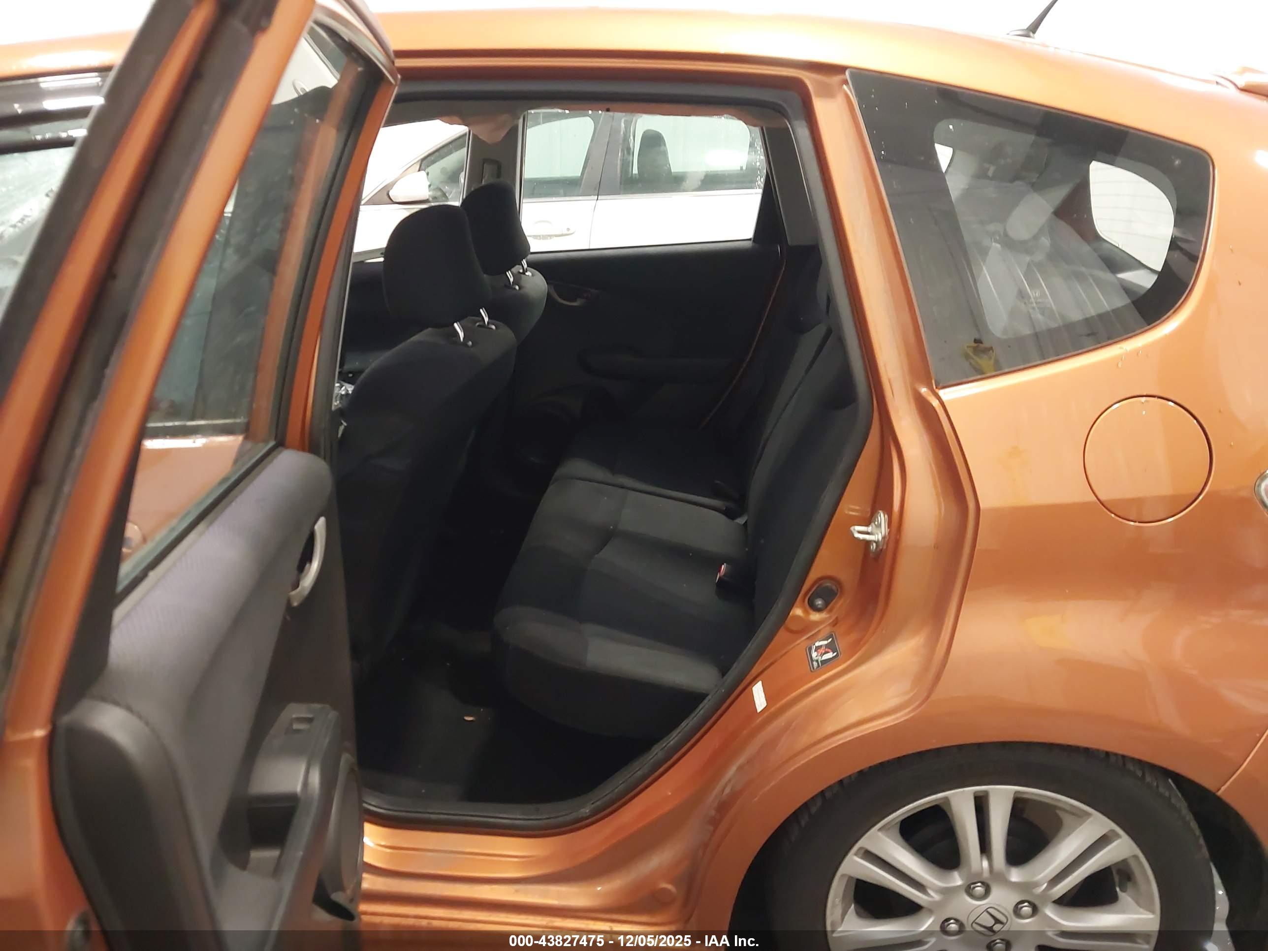 HONDA FIT image 8