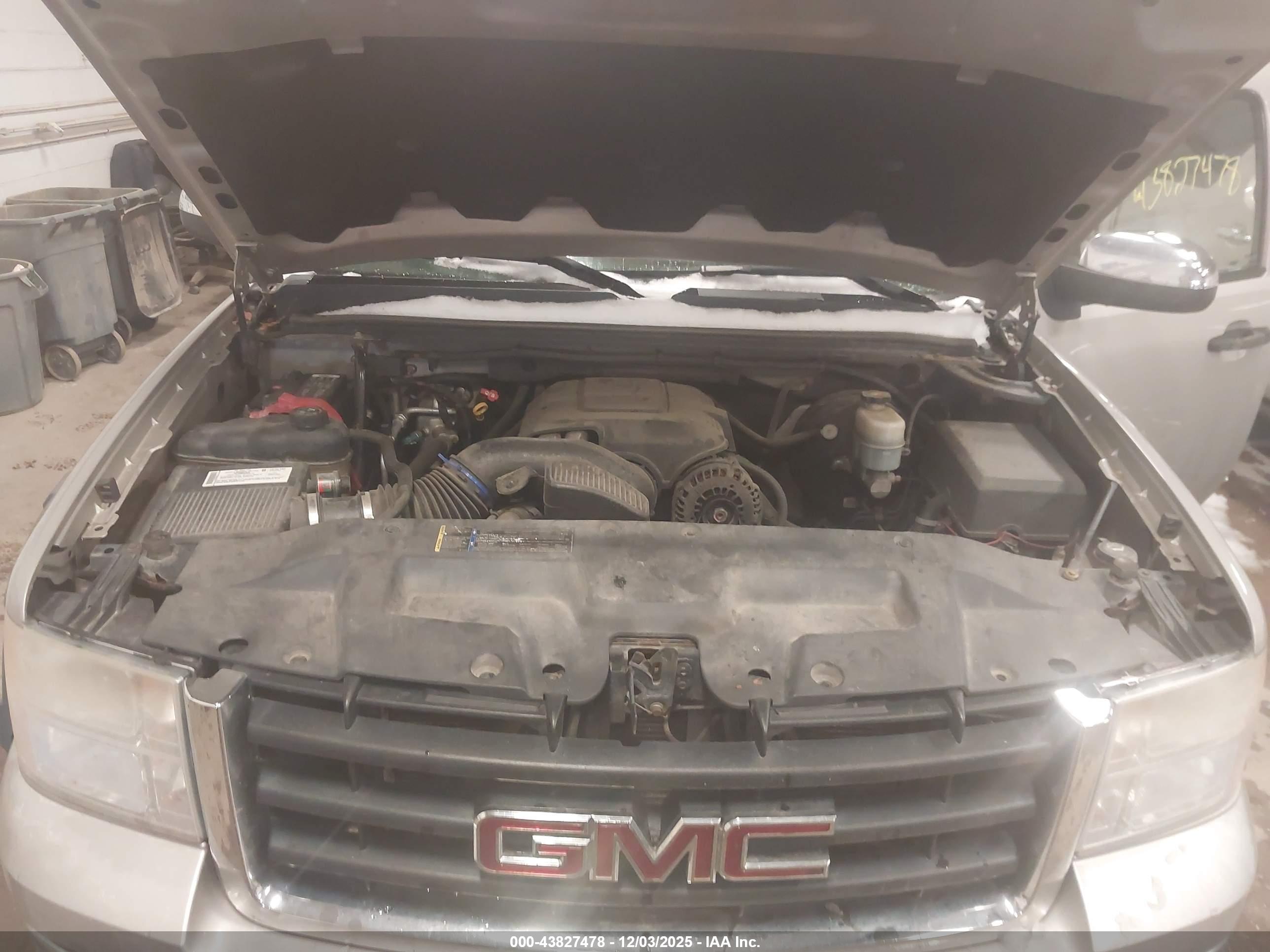 GMC SIERRA image 10