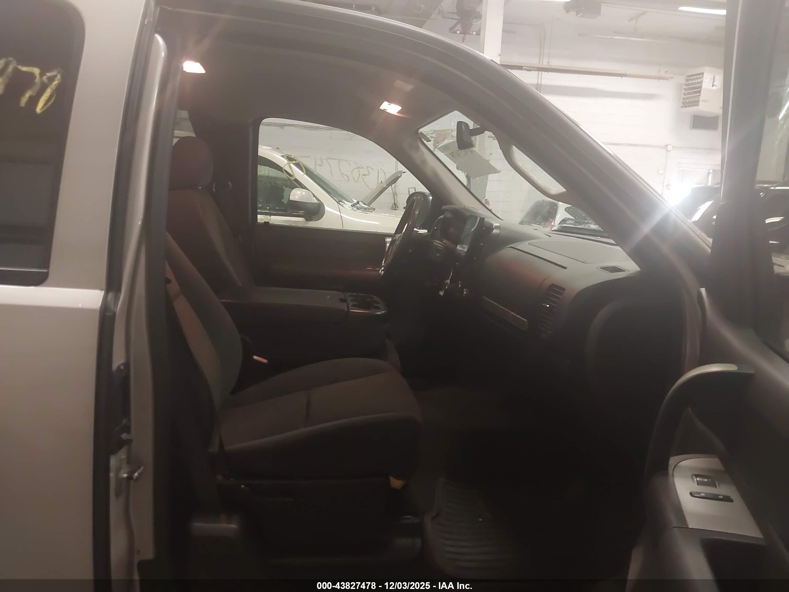 GMC SIERRA image 5