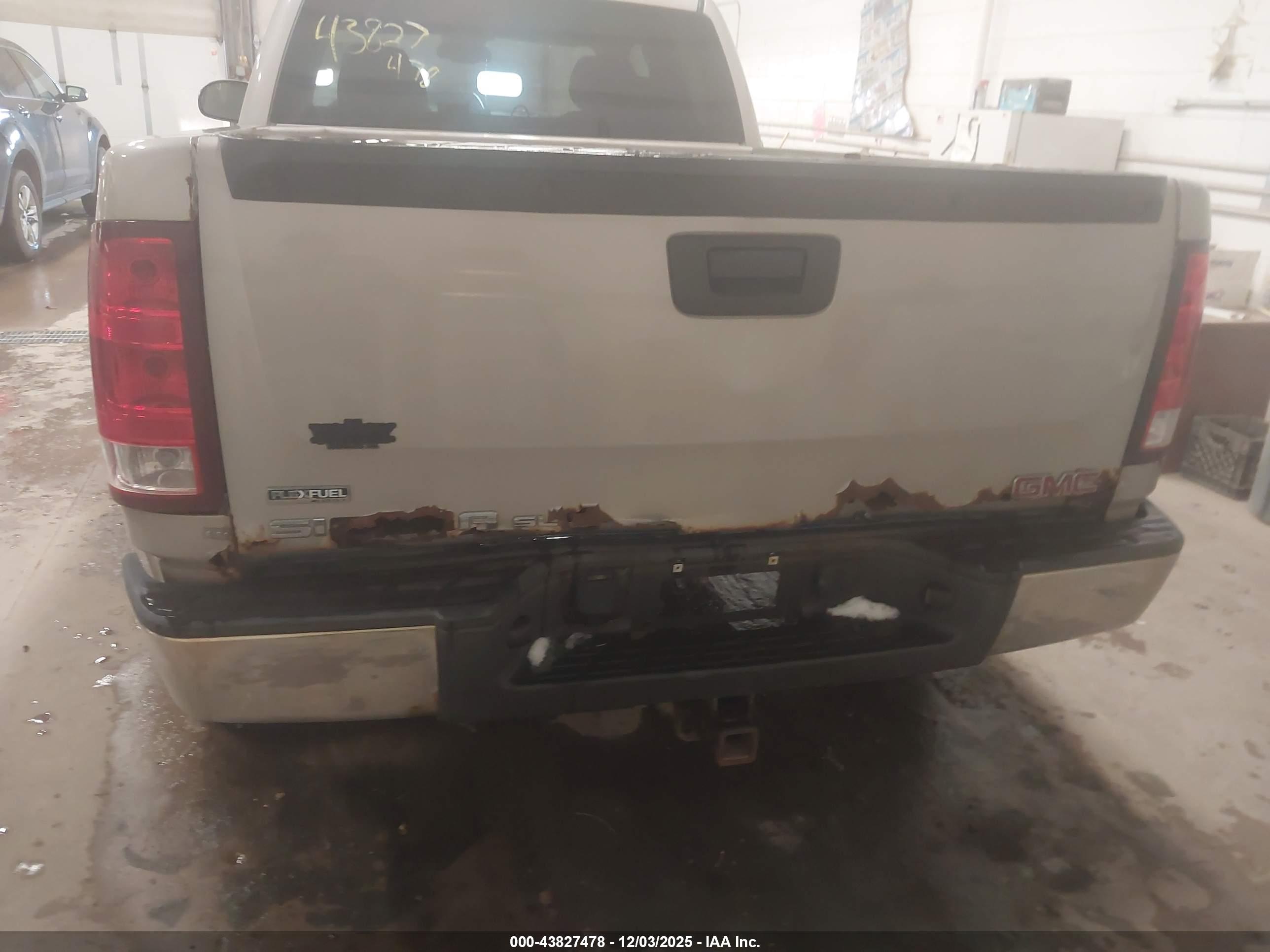 GMC SIERRA image 6