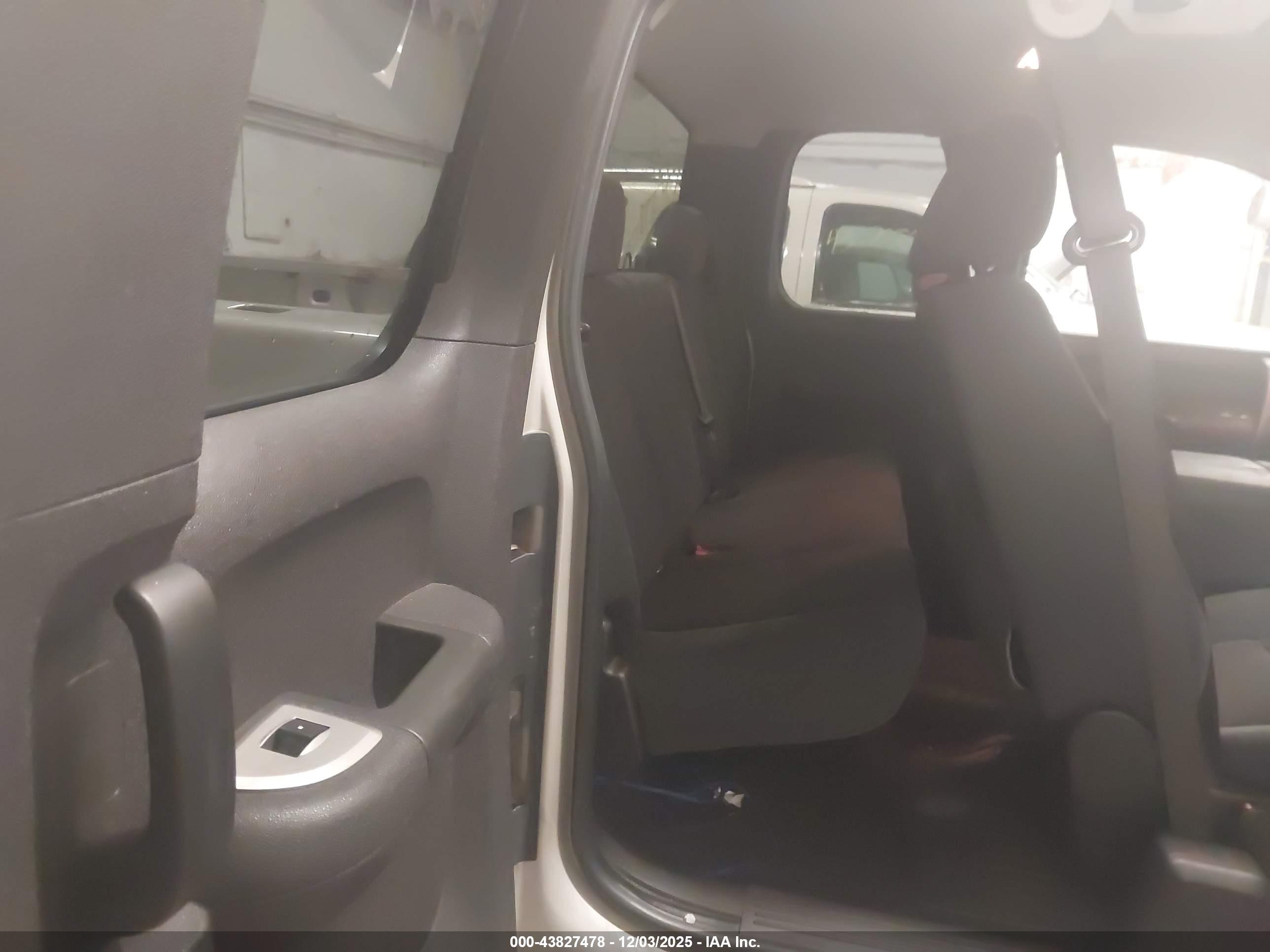 GMC SIERRA image 8