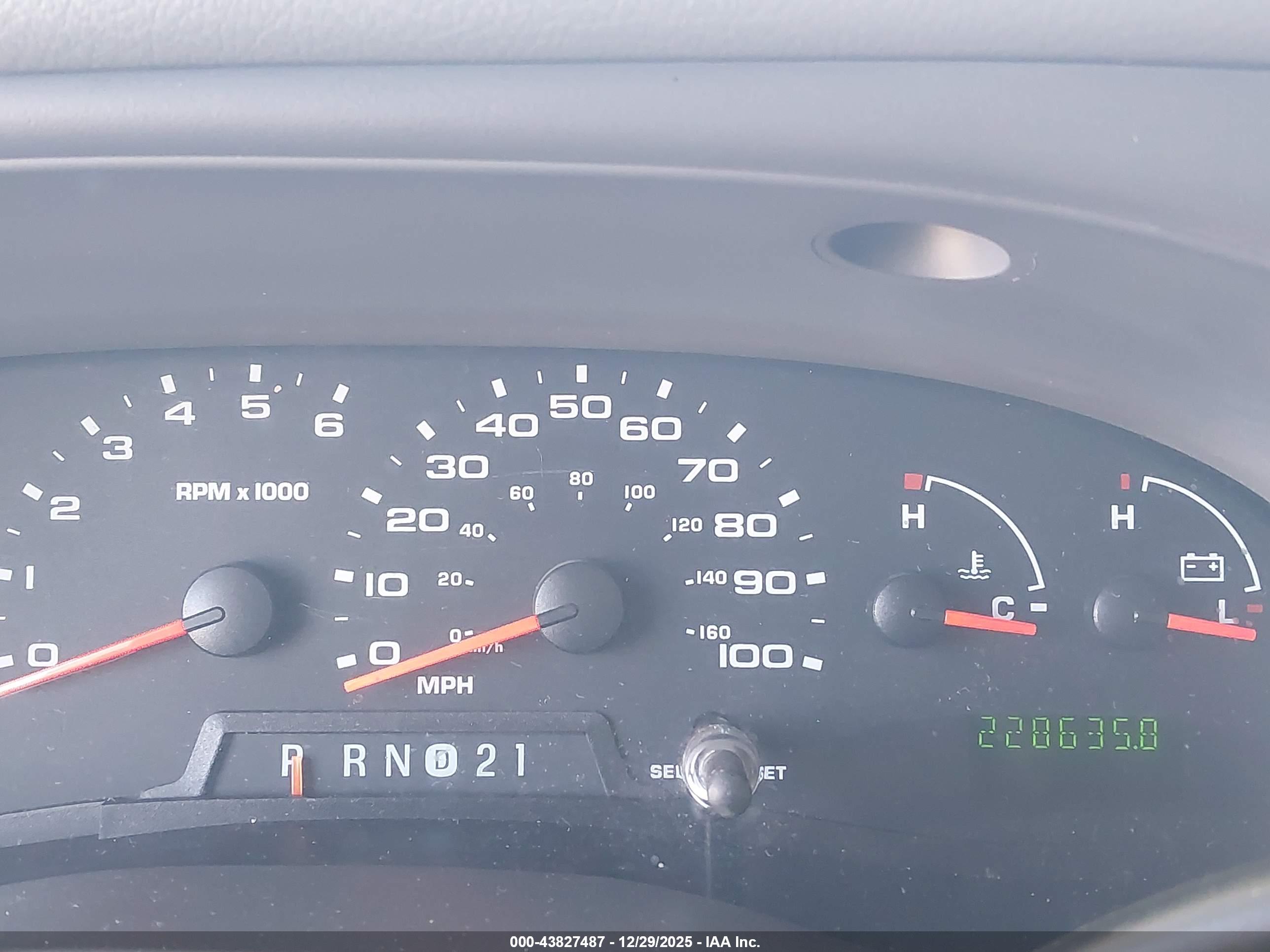 FORD E-350 image 6