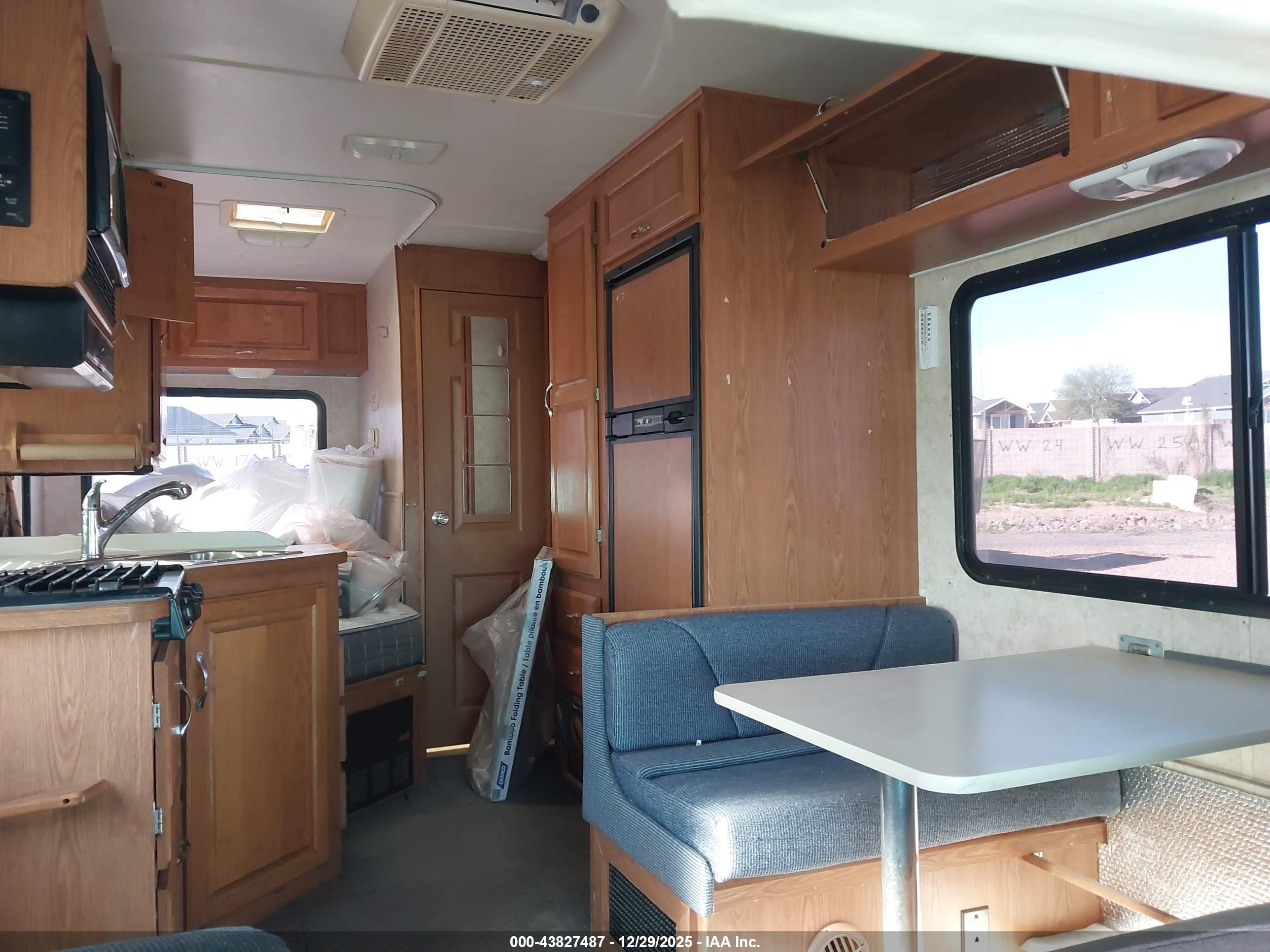 FORD E-350 image 7