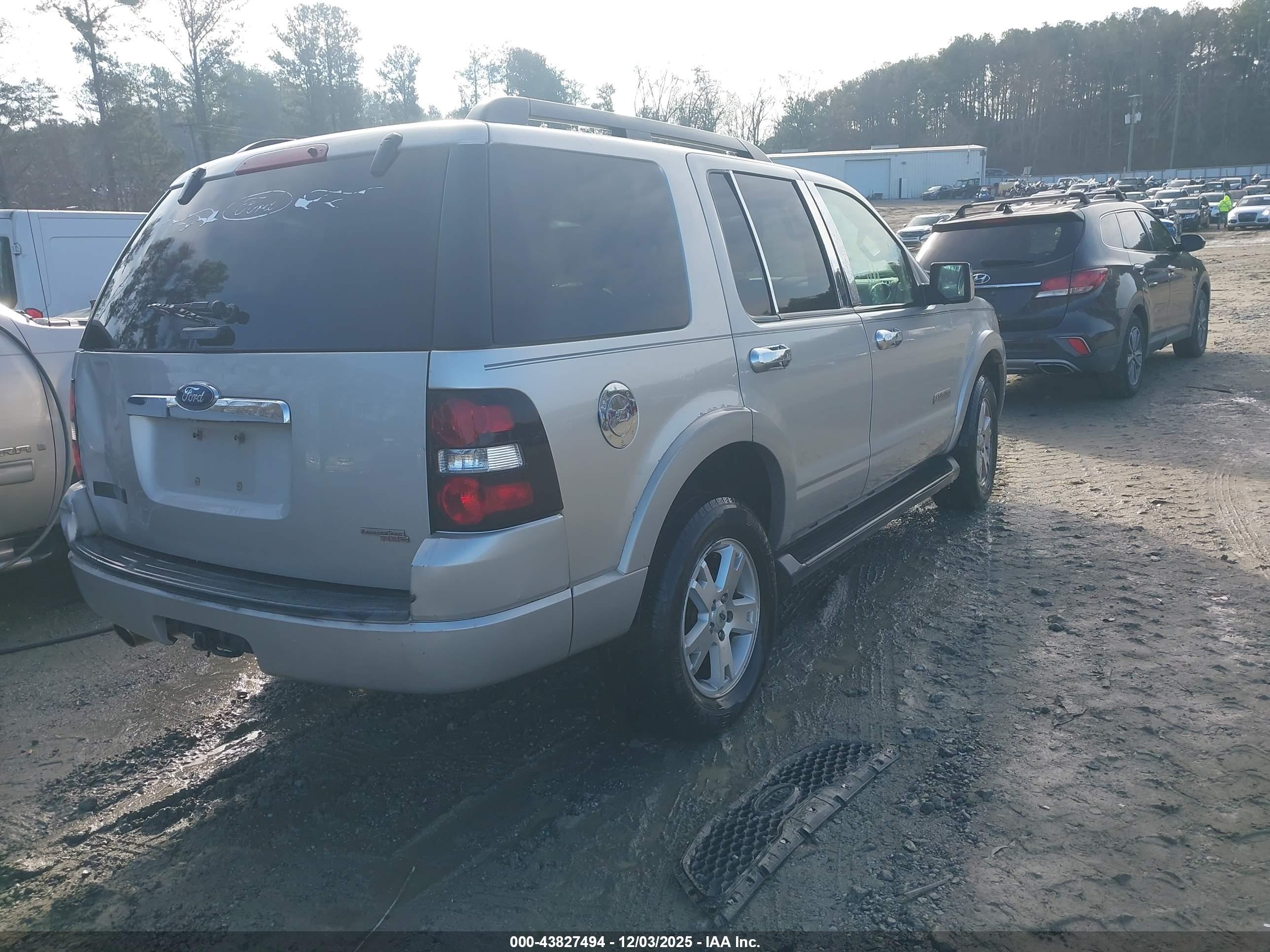 FORD EXPLORER image 4