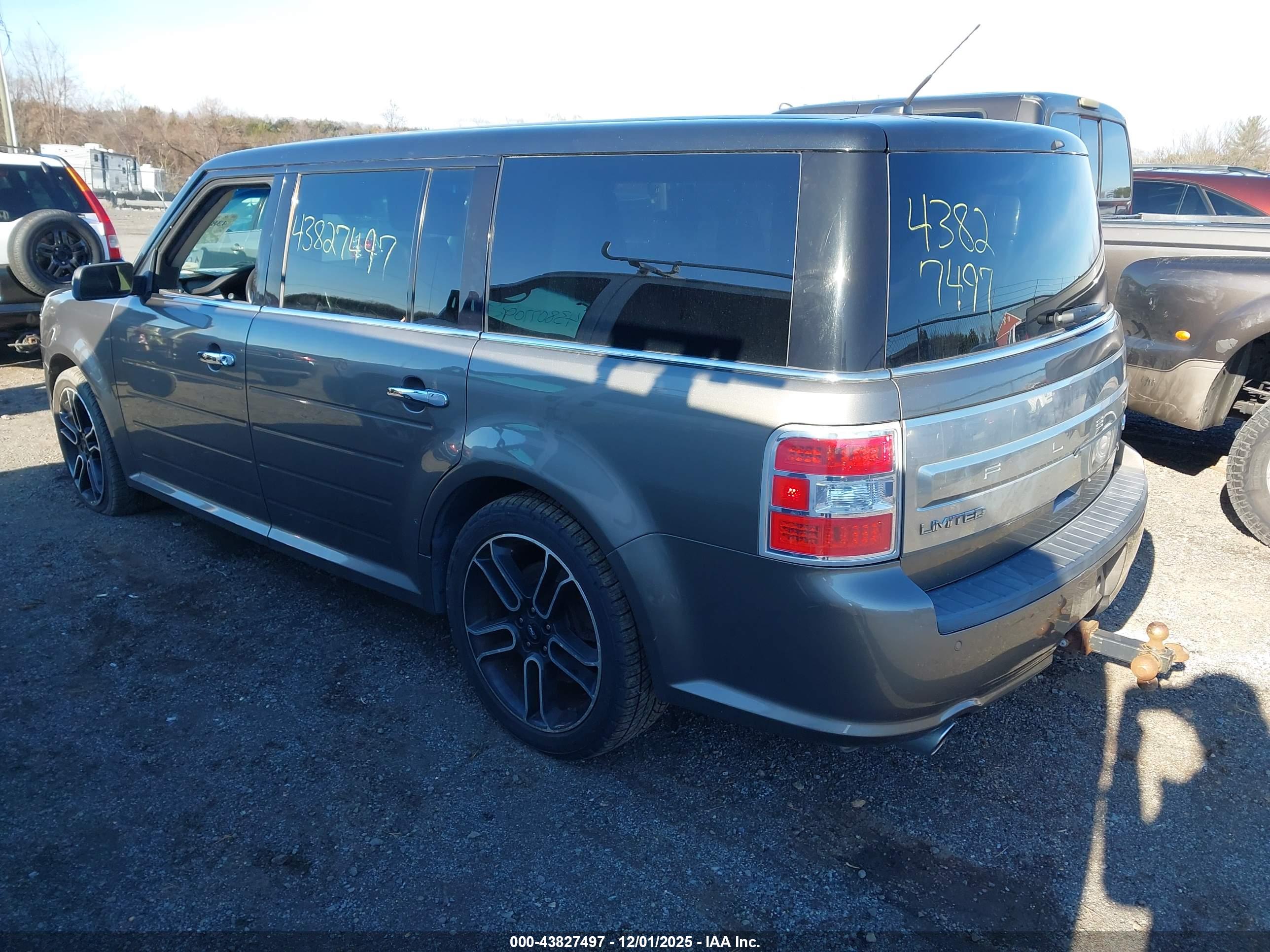 FORD FLEX image 3