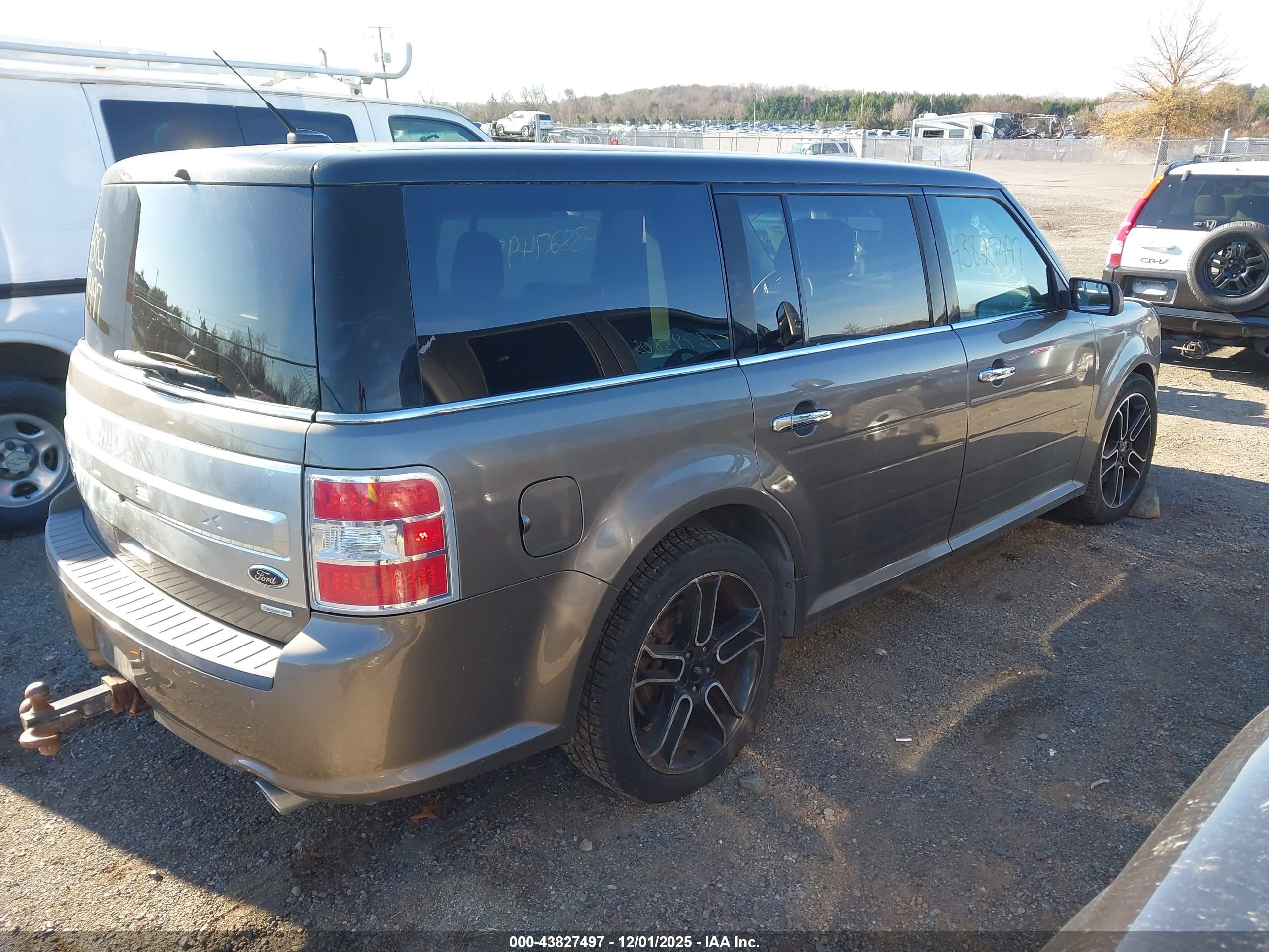 FORD FLEX image 4