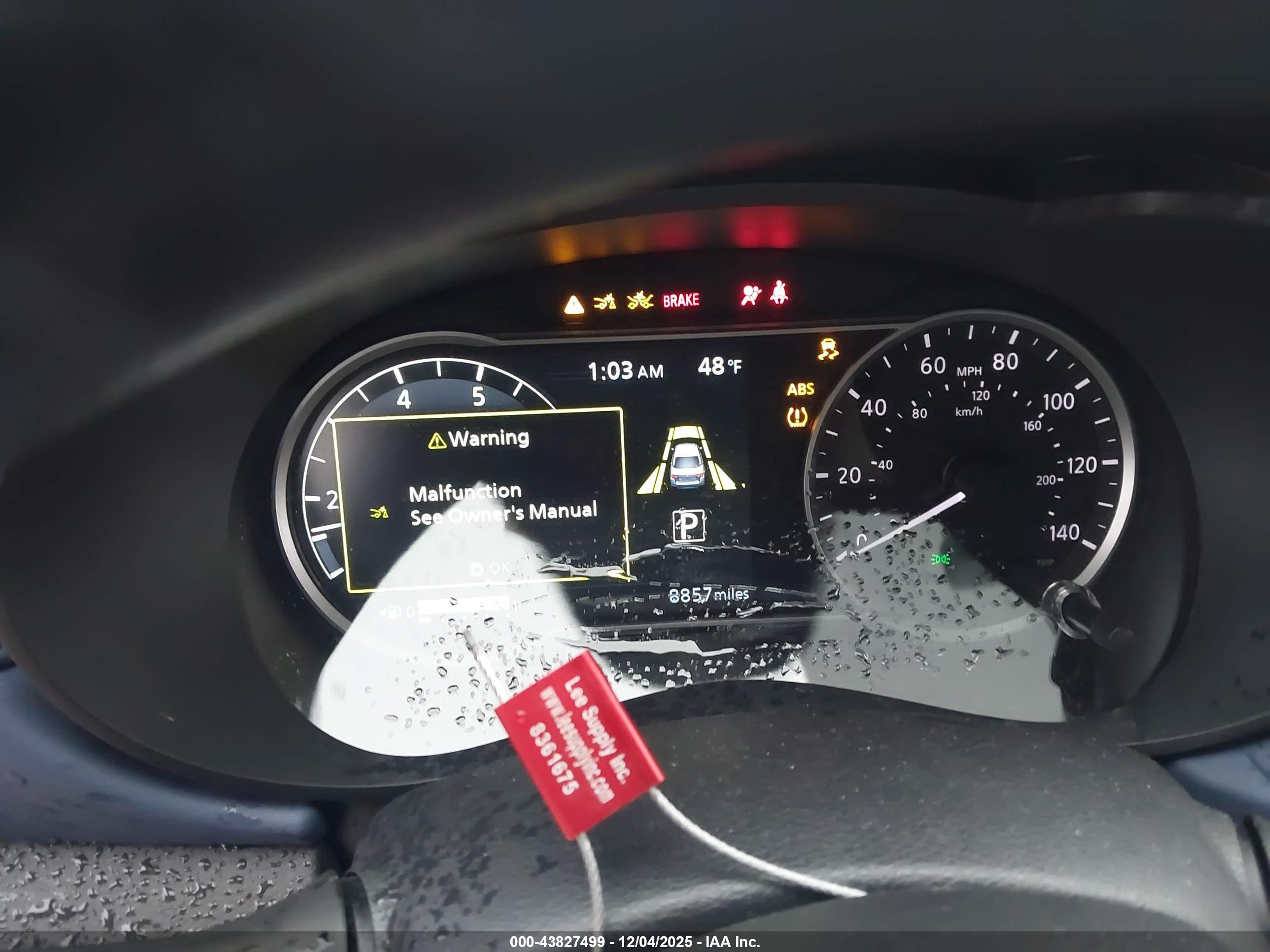 NISSAN VERSA image 7
