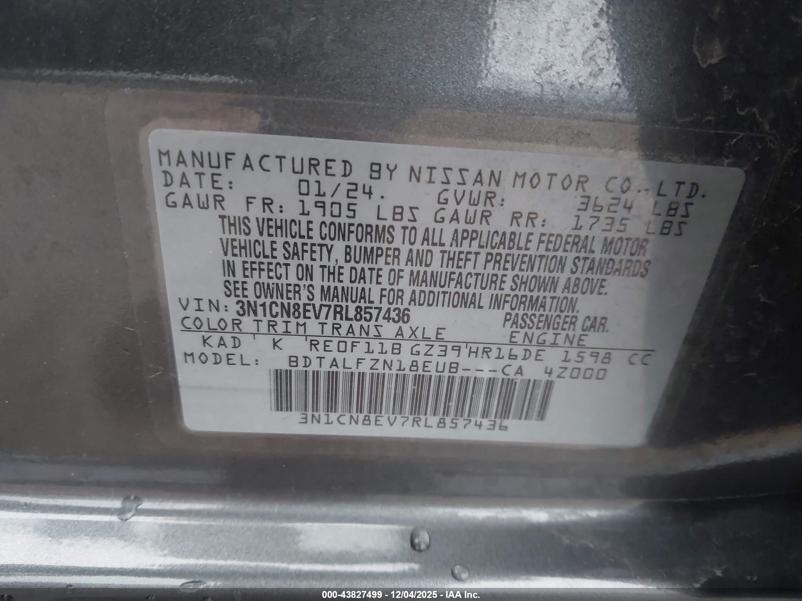 NISSAN VERSA image 9