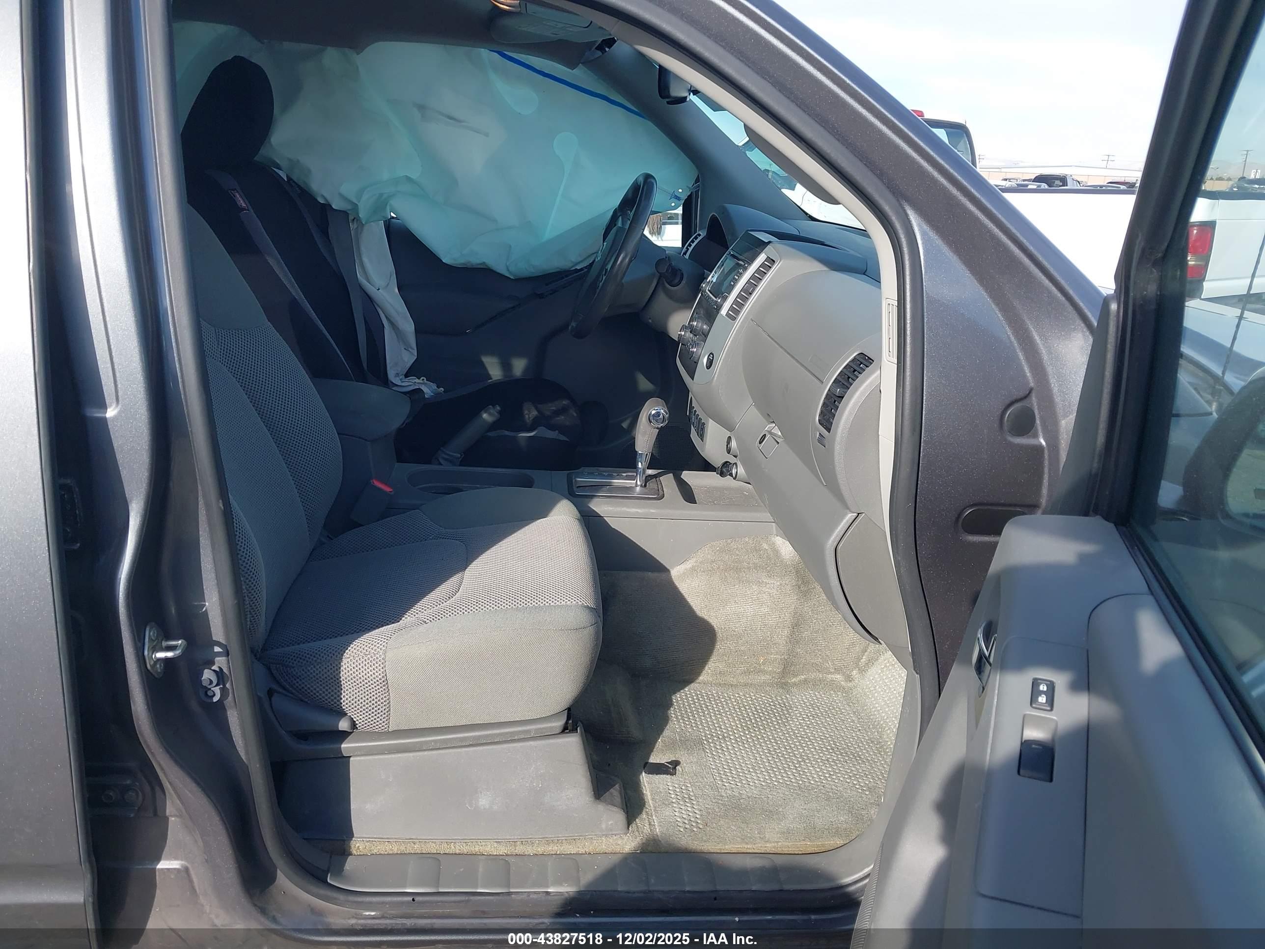 NISSAN FRONTIER image 5