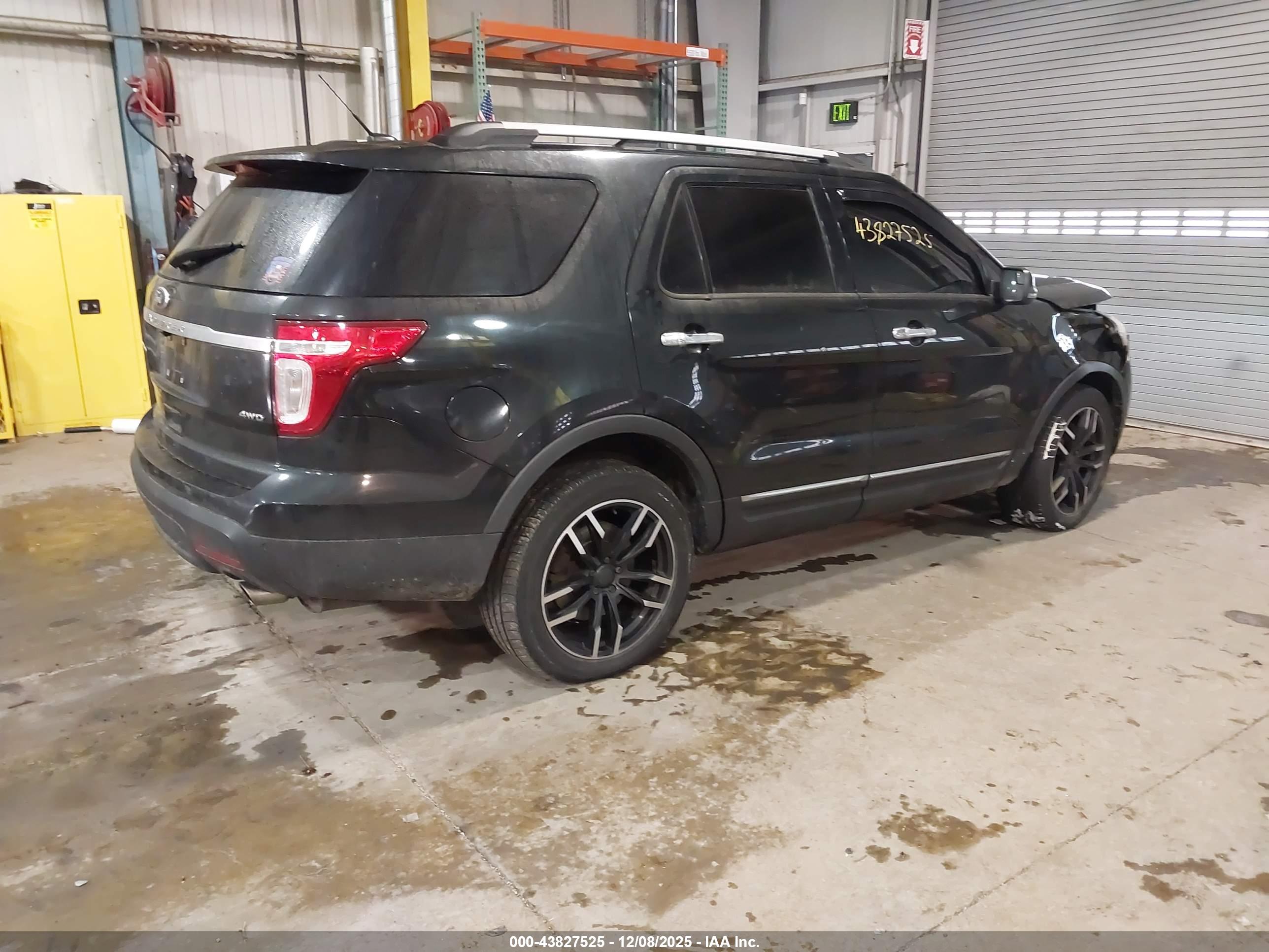 FORD EXPLORER image 4