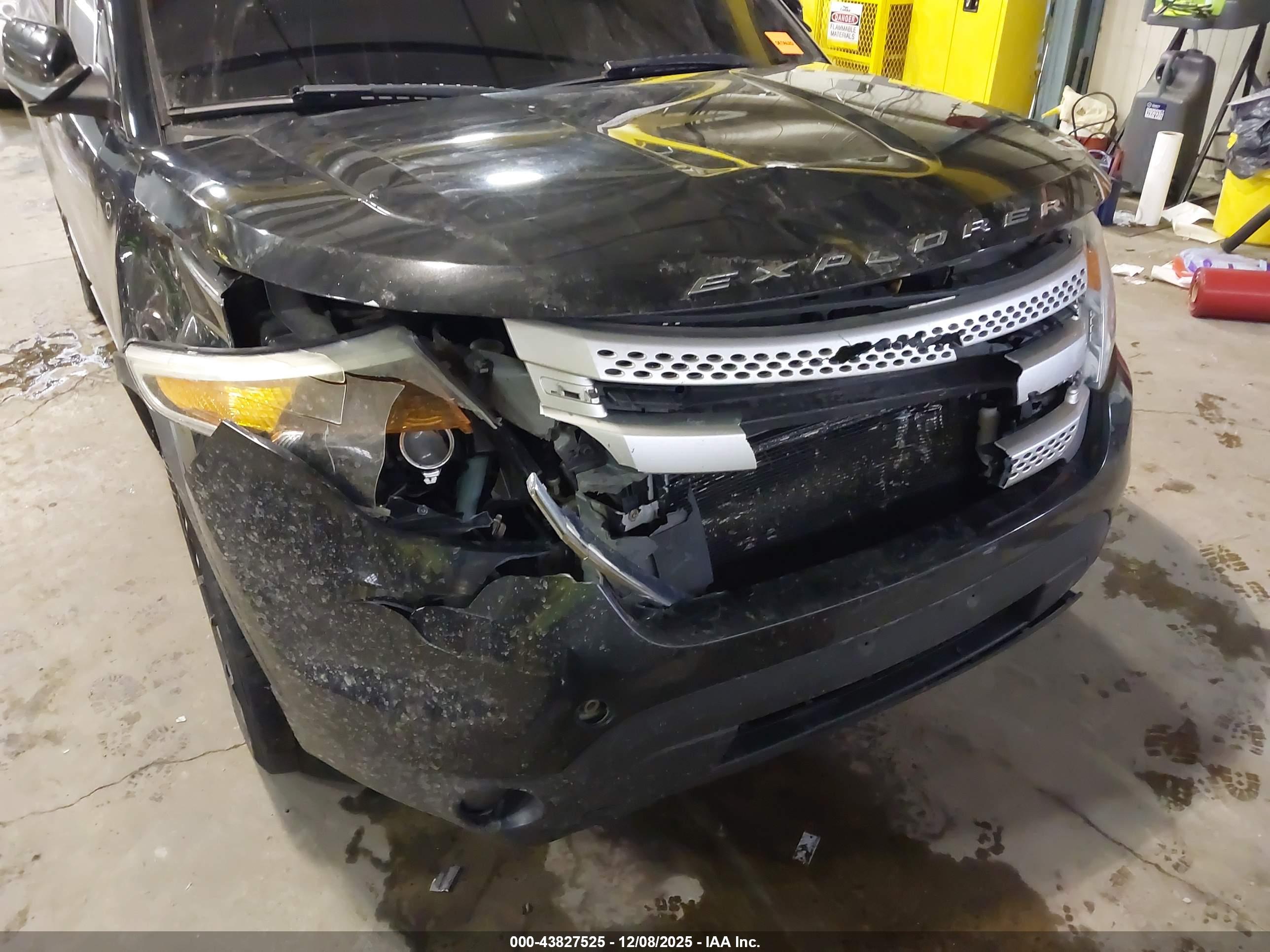 FORD EXPLORER image 6