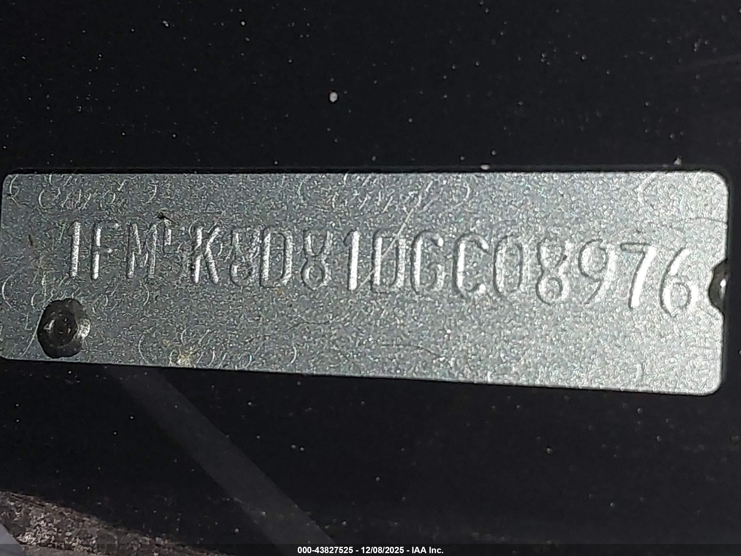 FORD EXPLORER image 9