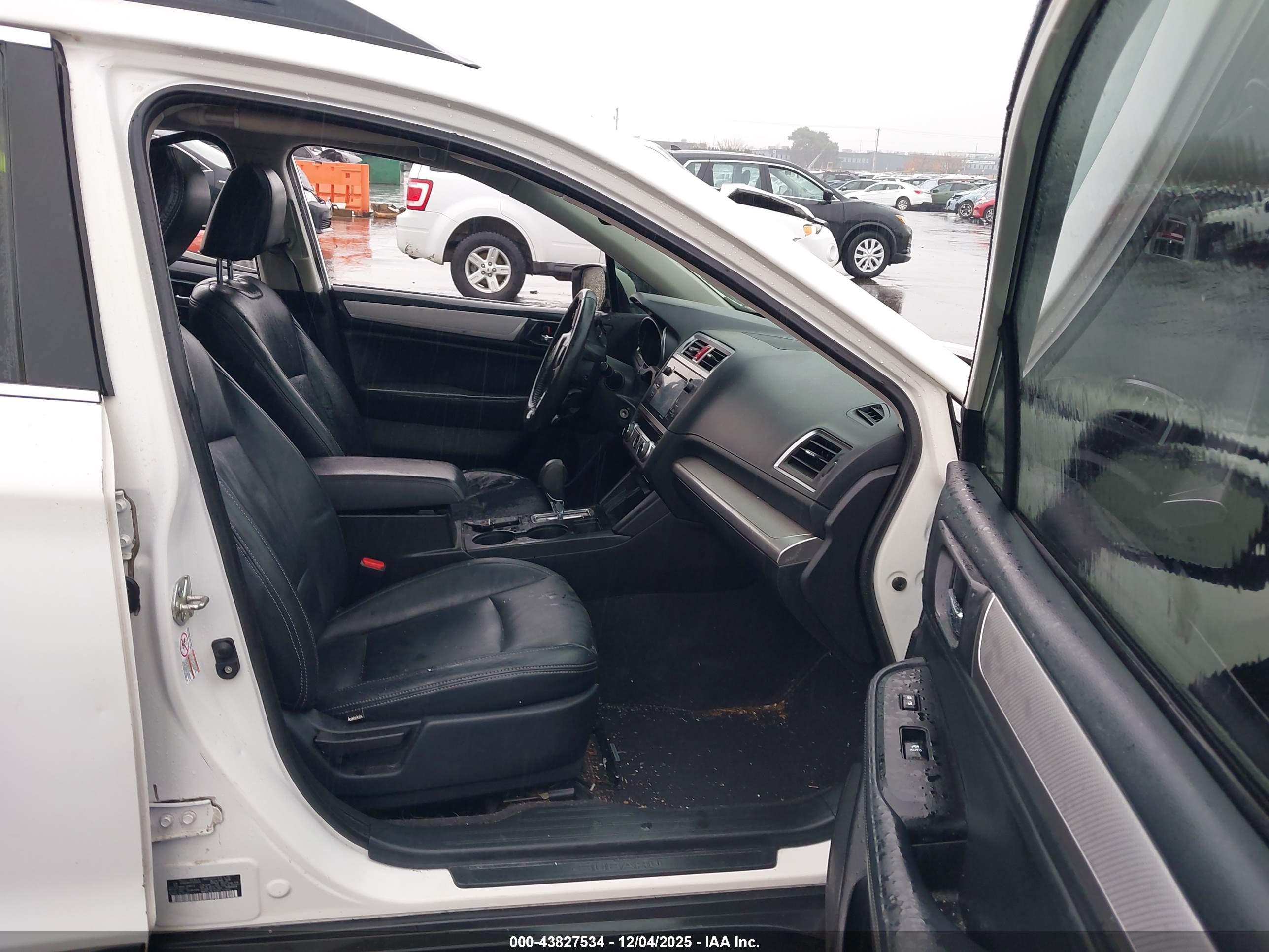 SUBARU OUTBACK image 5