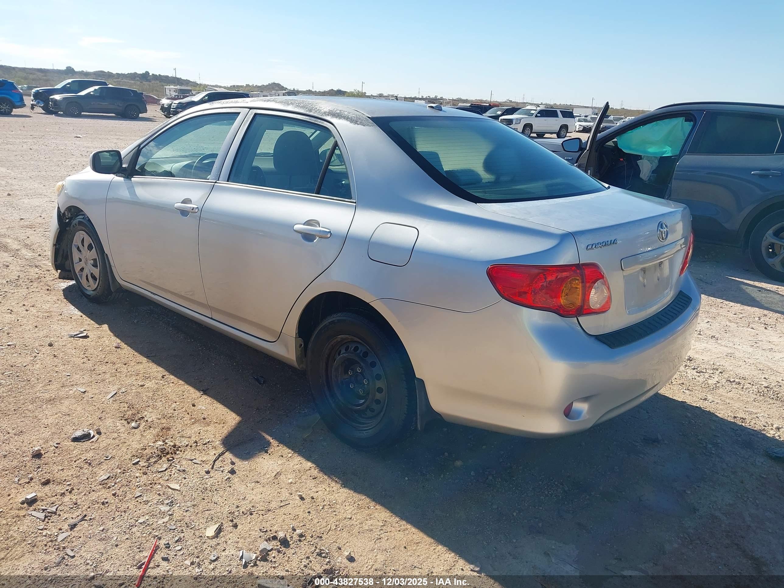 TOYOTA COROLLA image 3