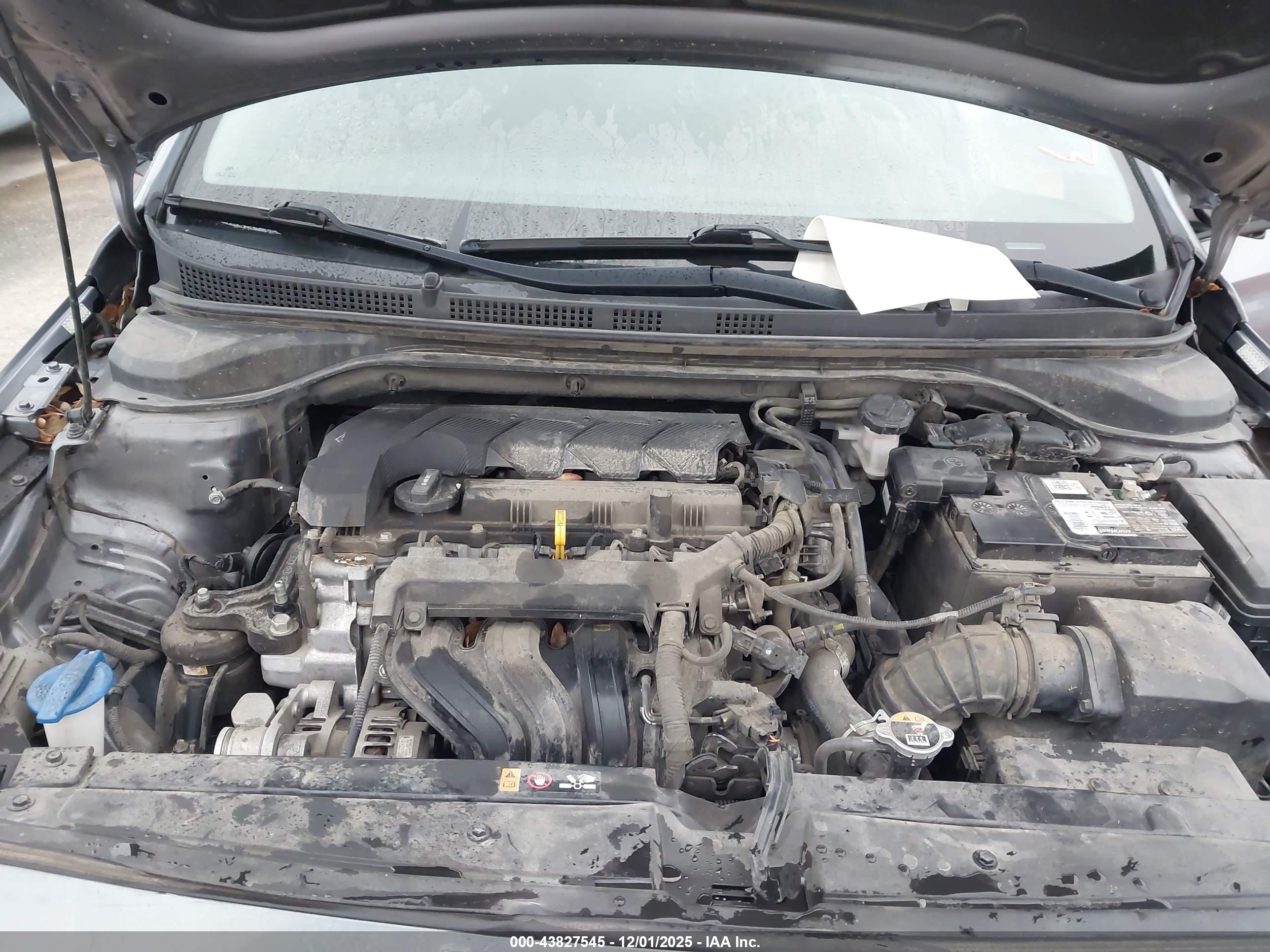 HYUNDAI ACCENT image 10