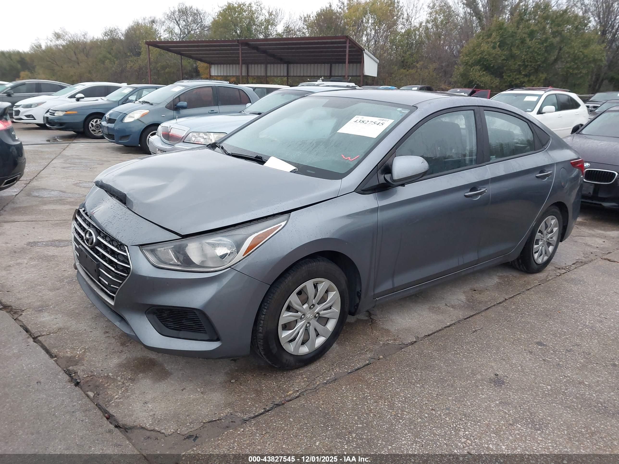 HYUNDAI ACCENT image 2