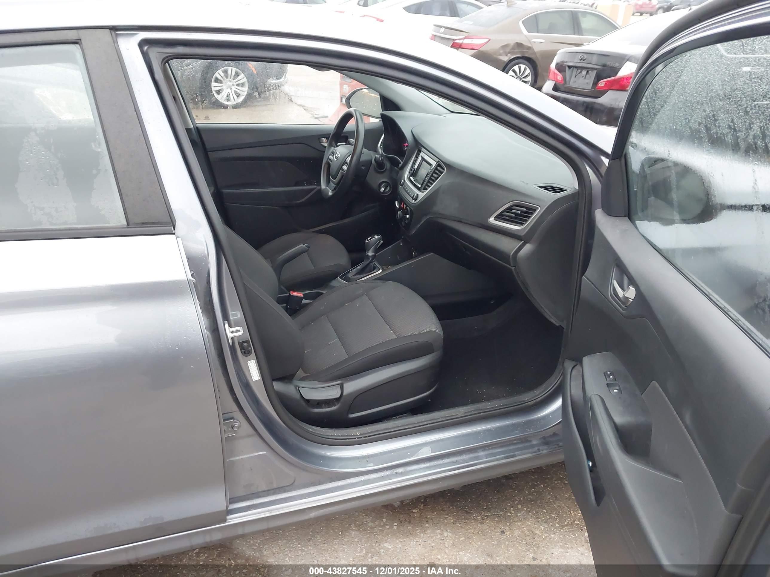 HYUNDAI ACCENT image 5