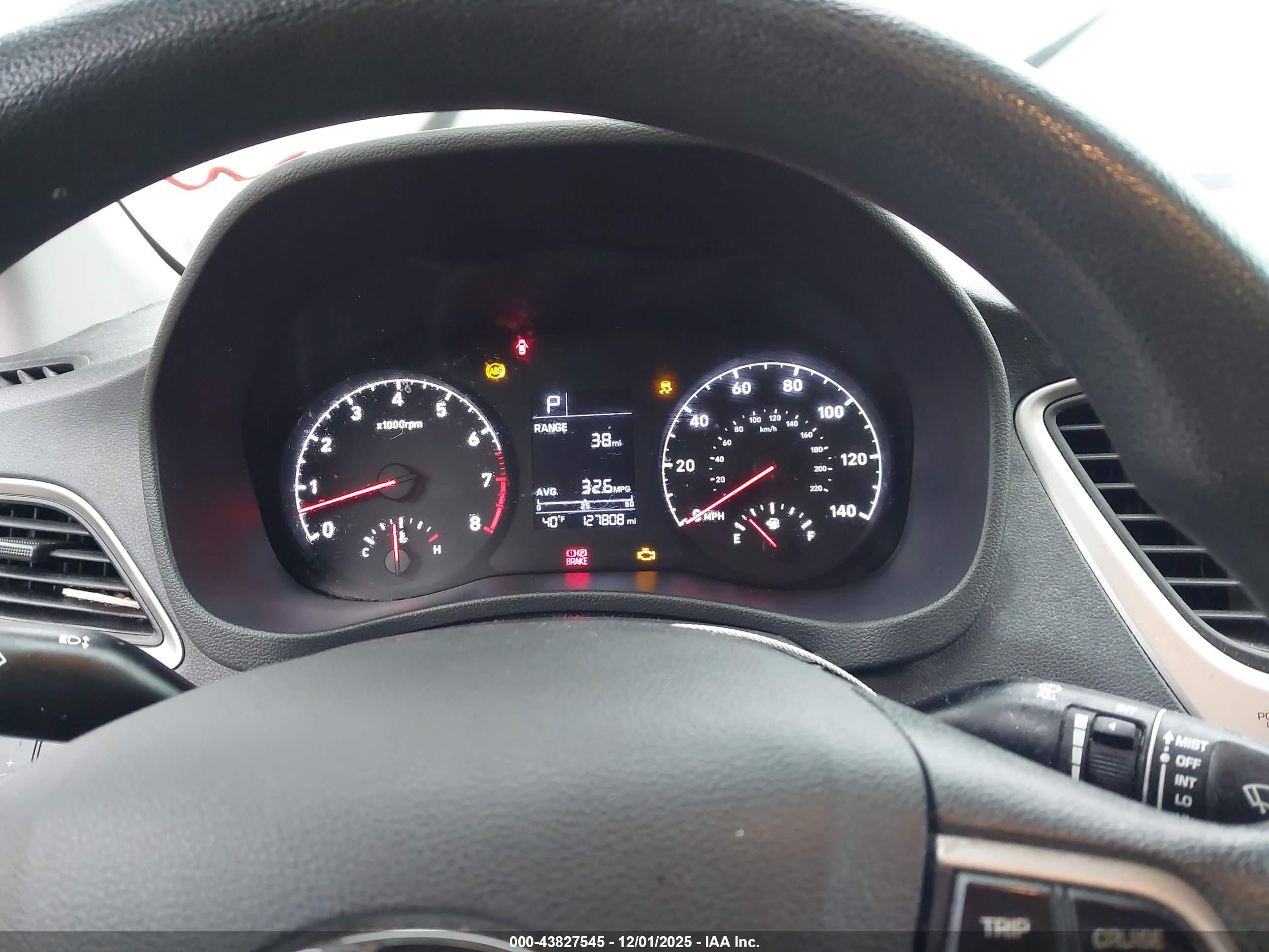 HYUNDAI ACCENT image 7