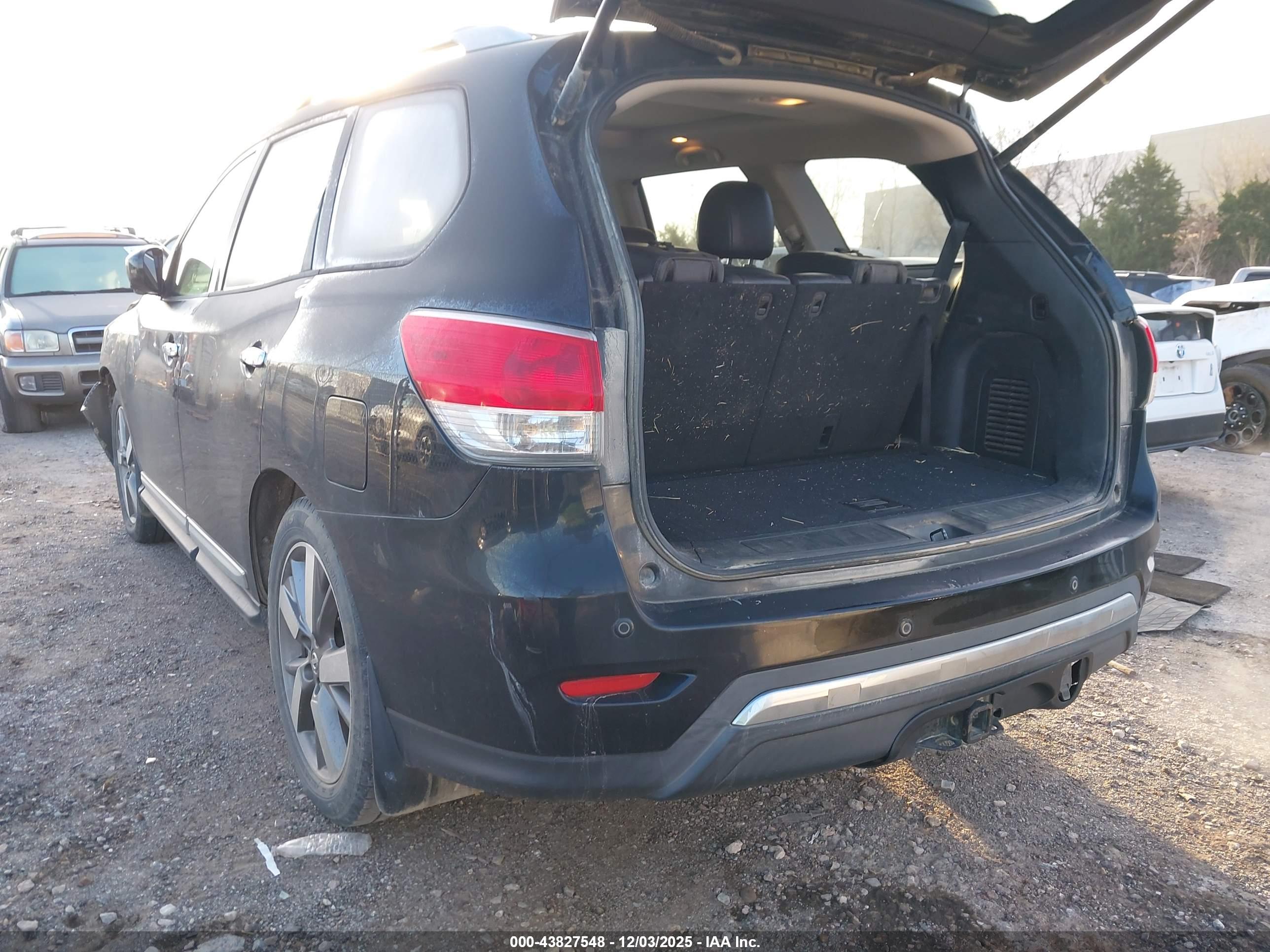 NISSAN PATHFINDER image 3