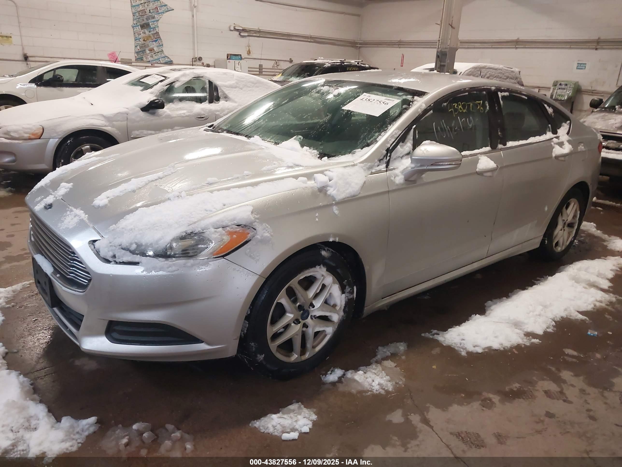 FORD FUSION image 2